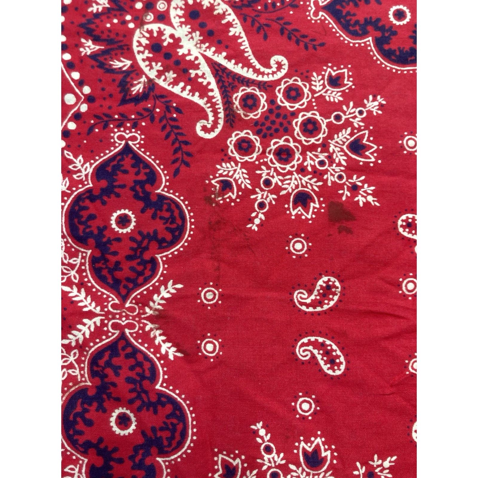 Vintage VINTAGE Elephant Bandana Trunk Down Red Handkerchief Dots Selvedge Cowboy Worn Size ONE SIZE - 5 Thumbnail
