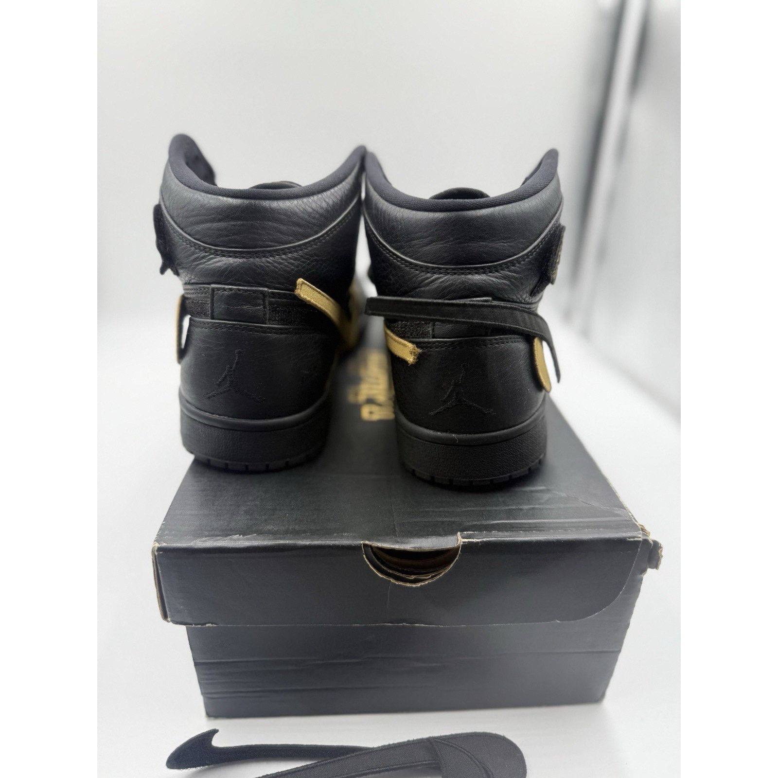 Jordan Brand Size 8.5 - Air Jordan 1 Retro 2017 High BHM Size US 8.5 / EU 41-42 - 4 Thumbnail