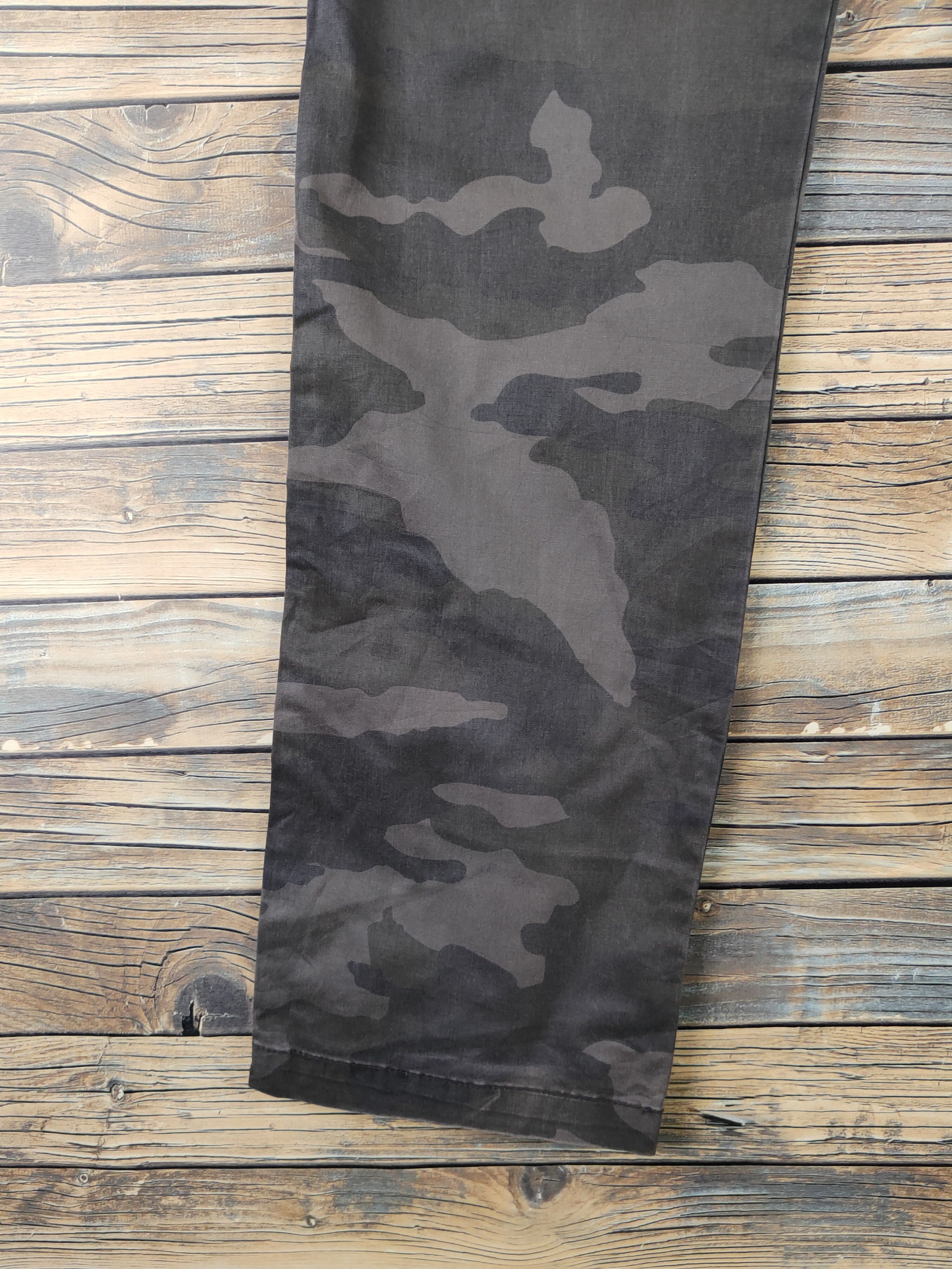 Japanese Brand DLL Uniqlo Camouflage Multipocket Tactical Cargo Pants #117 Size US 31 - 9 Thumbnail