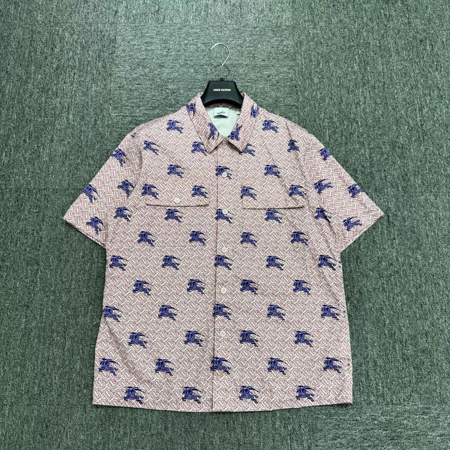 Burberry Burberry Horse Pattern Short Sleeve Size US M / EU 48-50 / 2 - 1 Thumbnail