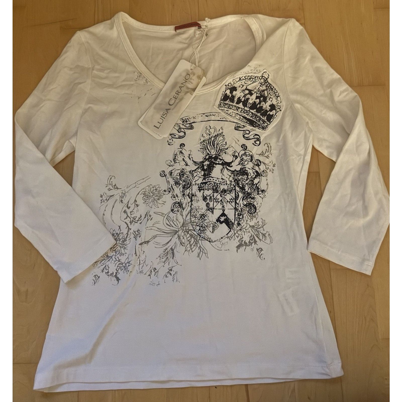 NWT Luisa Cerano V Neck Beaded White Graphic Top Gray Sz 8