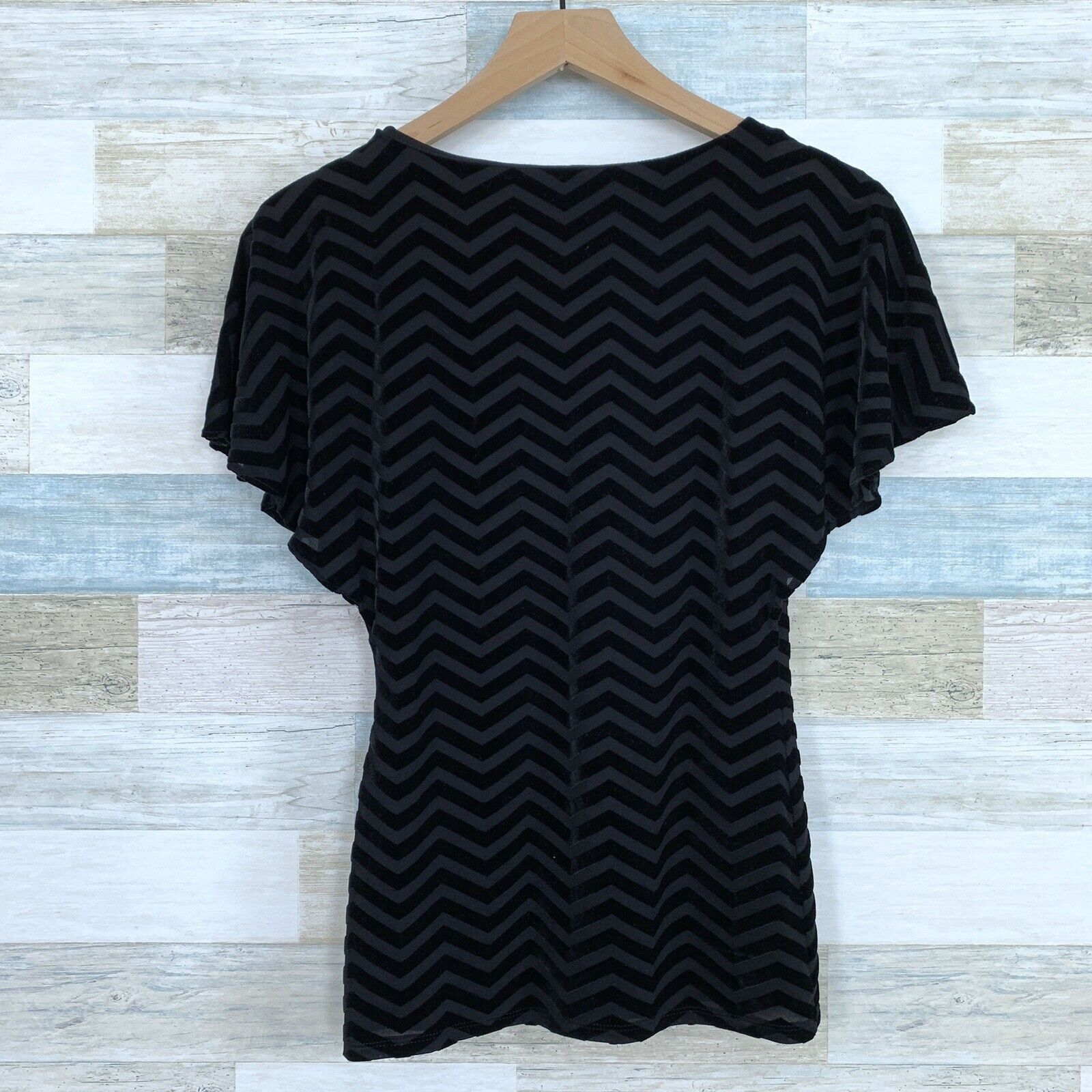 White House Black Market White House Black Market Velvet Chevron Blouse Black XXS Size XXS / US 00 / IT 34 - 4 Thumbnail