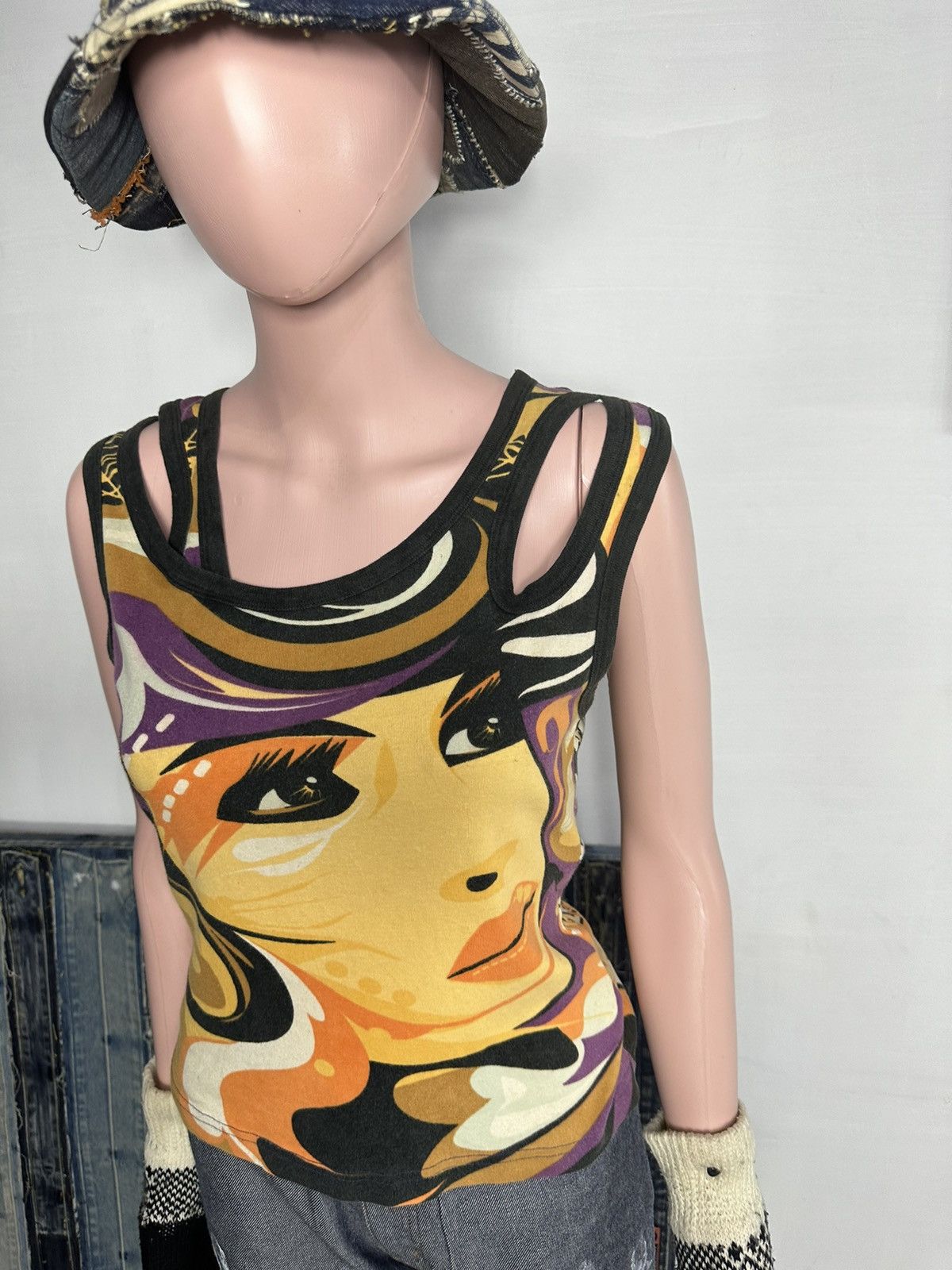 Other Yellow 96 Nice Design Faces And Barong Art Tops Size M / US 6-8 / IT 42-44 - 2 Thumbnail