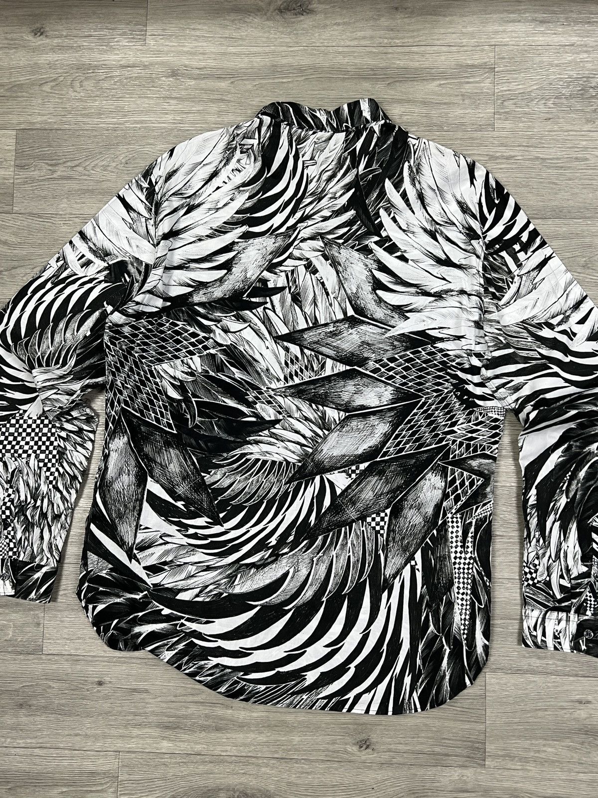 Just Cavalli Just Cavalli Monochrome Graphic Feather Print Shirt Size 56 Size US XL / EU 56 / 4 - 5 Thumbnail