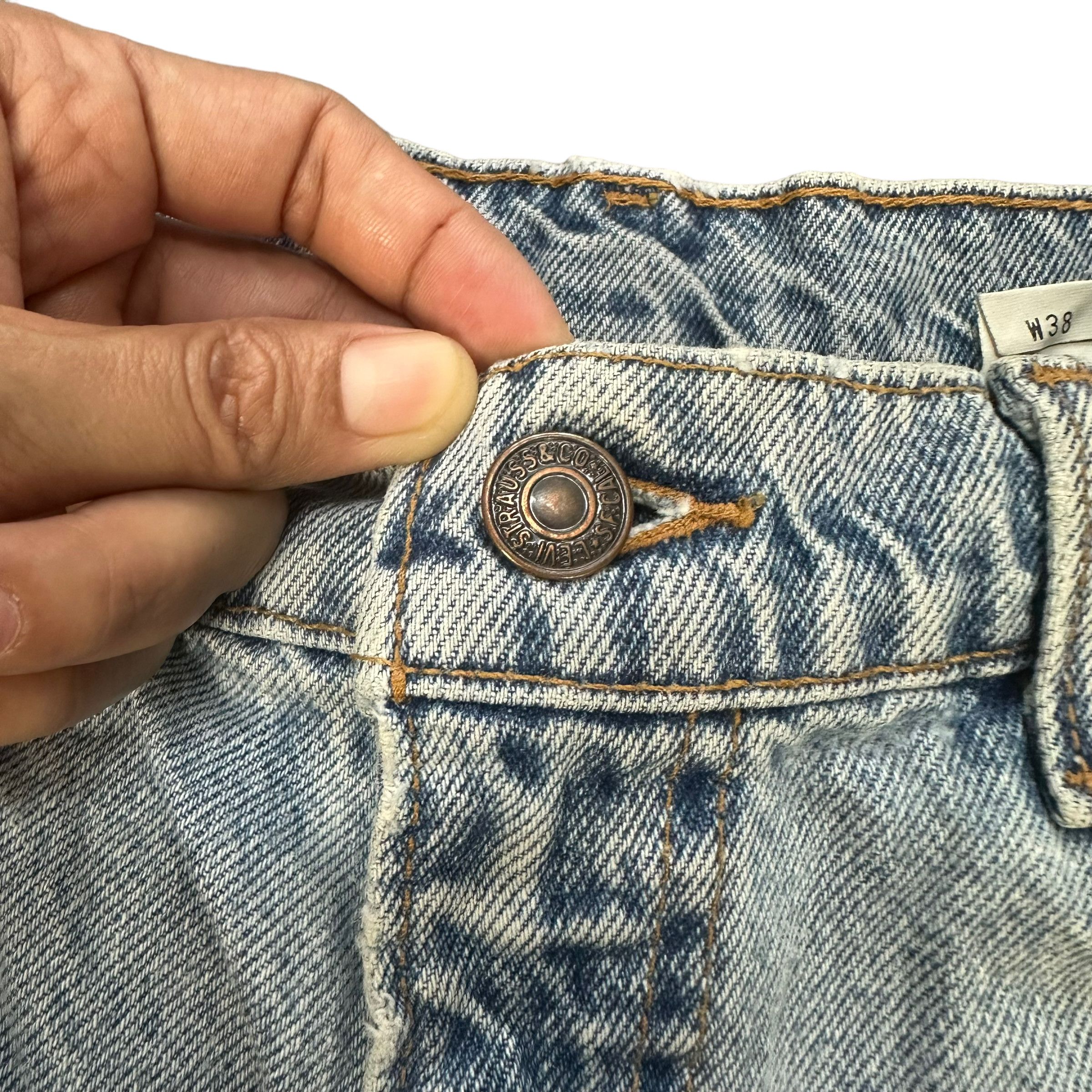 Levi's LEVIS 505 WHITE TAB WASHED DENIM SHORTS #8406-007 Size US 38 / EU 54 - 4 Thumbnail