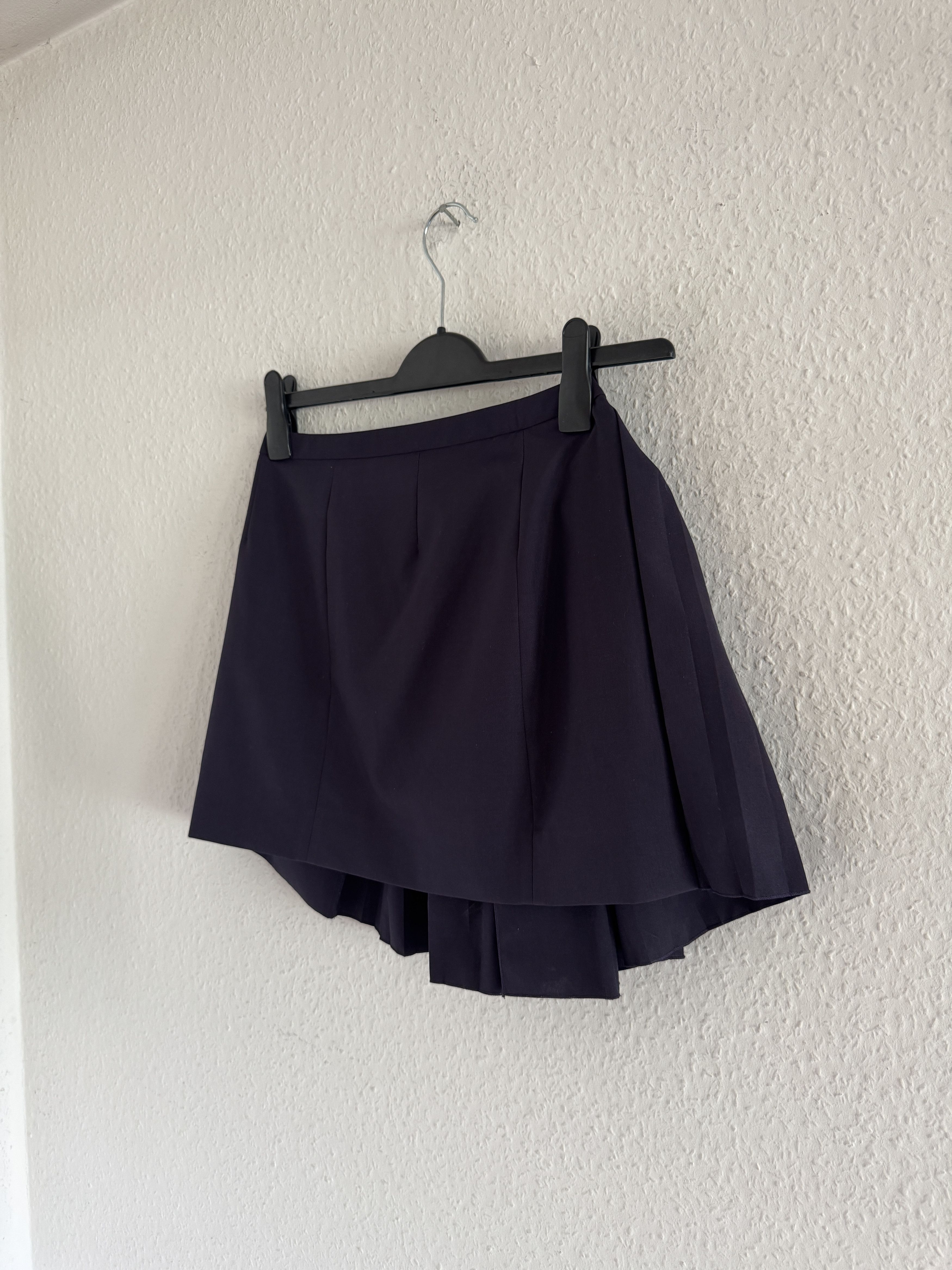 Givenchy Pleated Mini Skirt in Dark Purple (Sample) Size 26" / US 2 / IT 38 - 7 Thumbnail