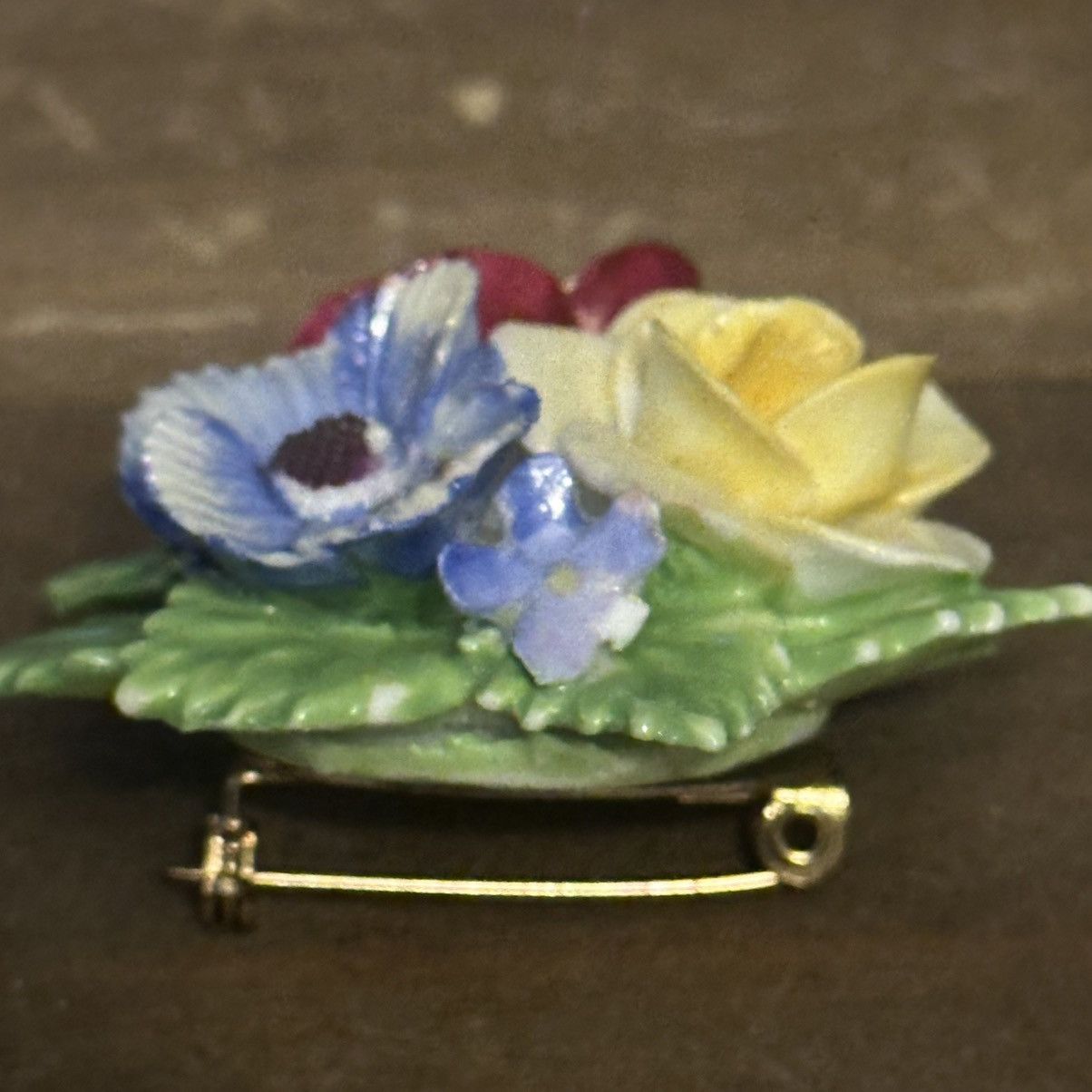 Vintage Vintage bone china flower brooch Size ONE SIZE - 4 Thumbnail