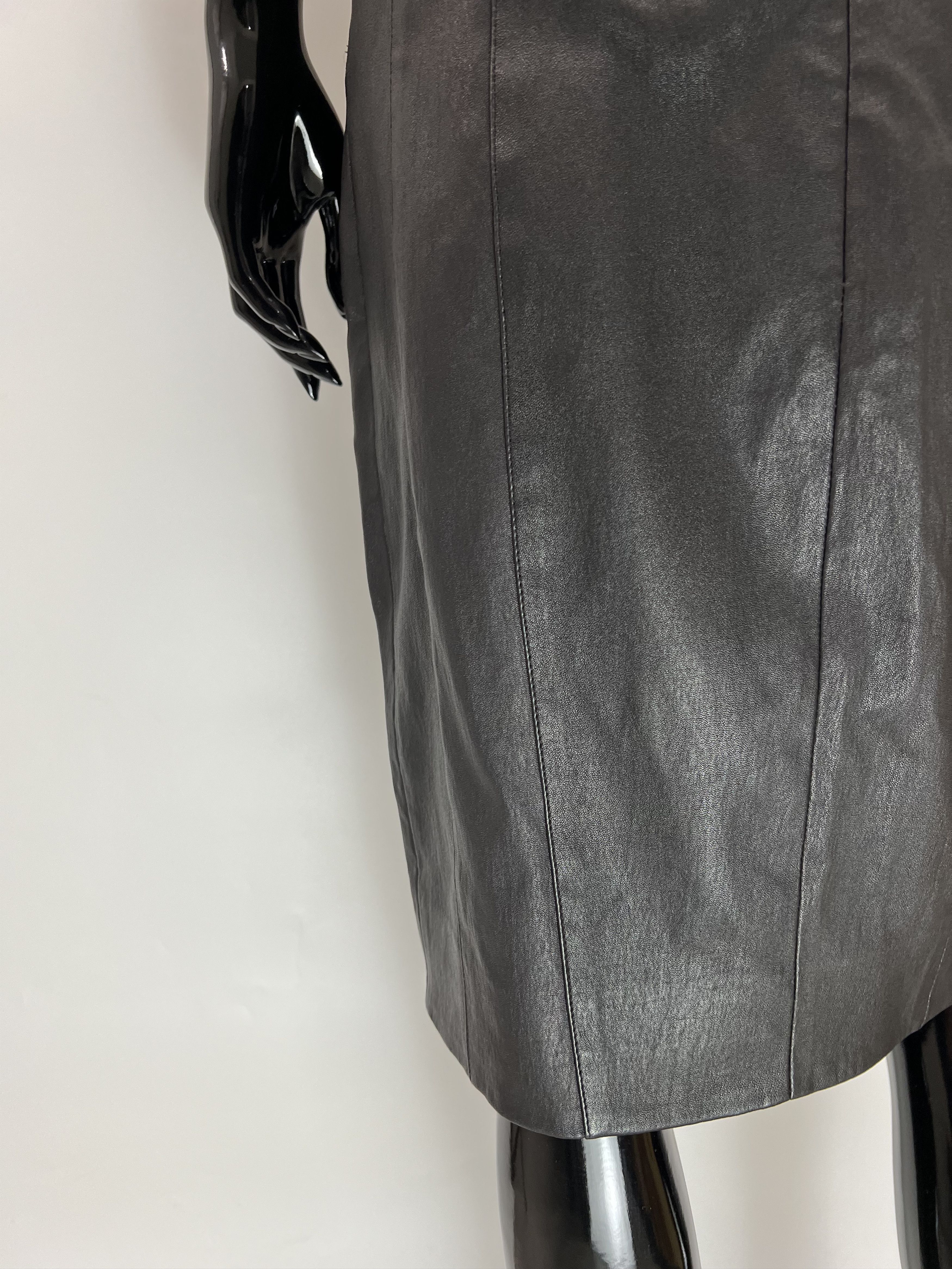 Prada Prada Black Leather Midi Skirt Size IT 44 Size 30" / US 8 / IT 44 - 9 Thumbnail