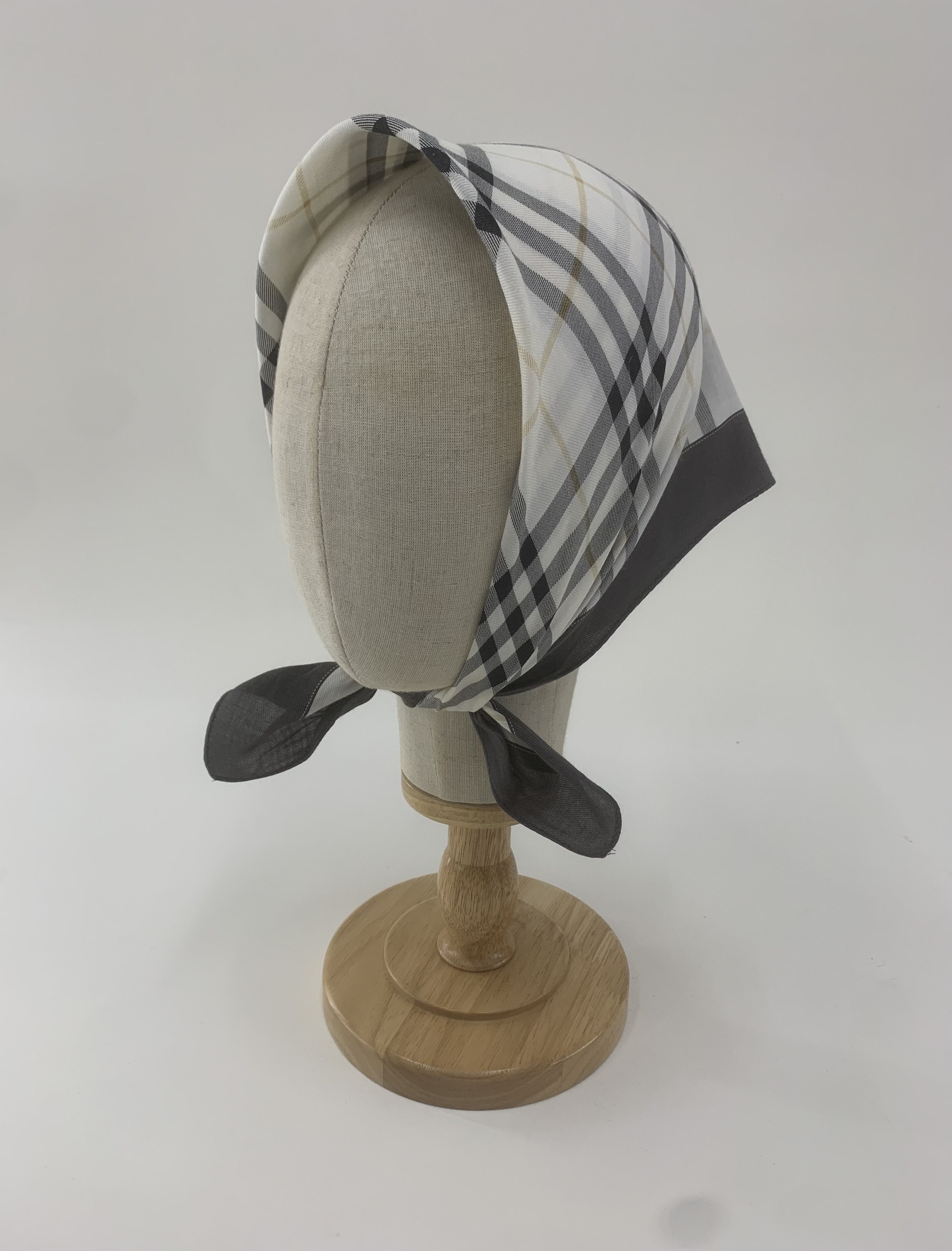 Burberry Burberry Handkerchief Bandana Neckerchief Pocket Square Size ONE SIZE - 1 Thumbnail