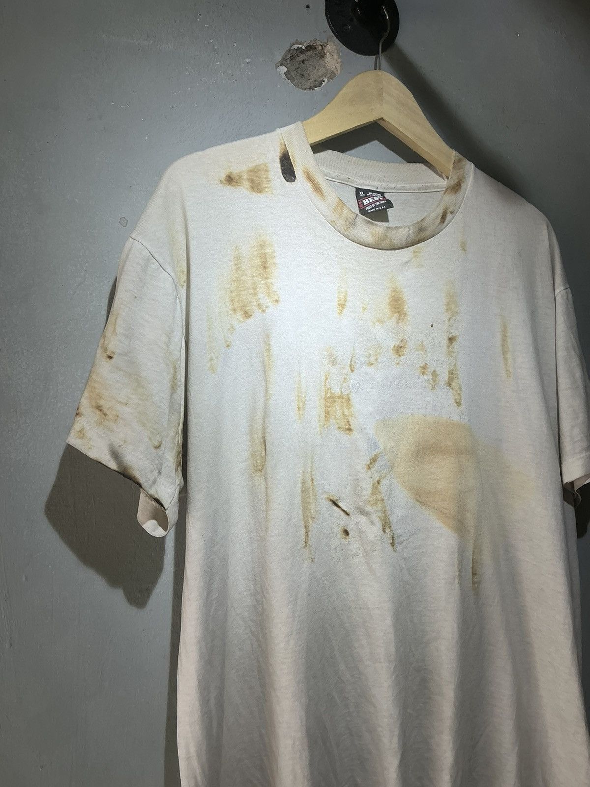 Vintage 90s best fruit of the loom “iron burn & stain tshirt” Size US XL / EU 56 / 4 - 6 Thumbnail