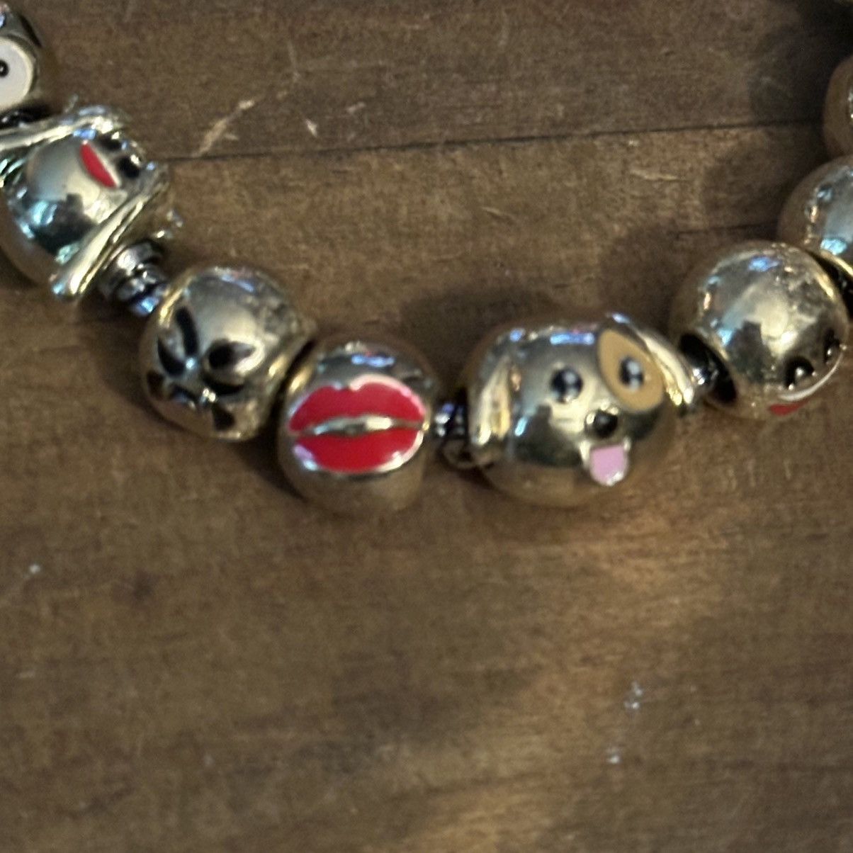 Other Two tone emoji sliding bead charm bracelet Size ONE SIZE - 8 Thumbnail