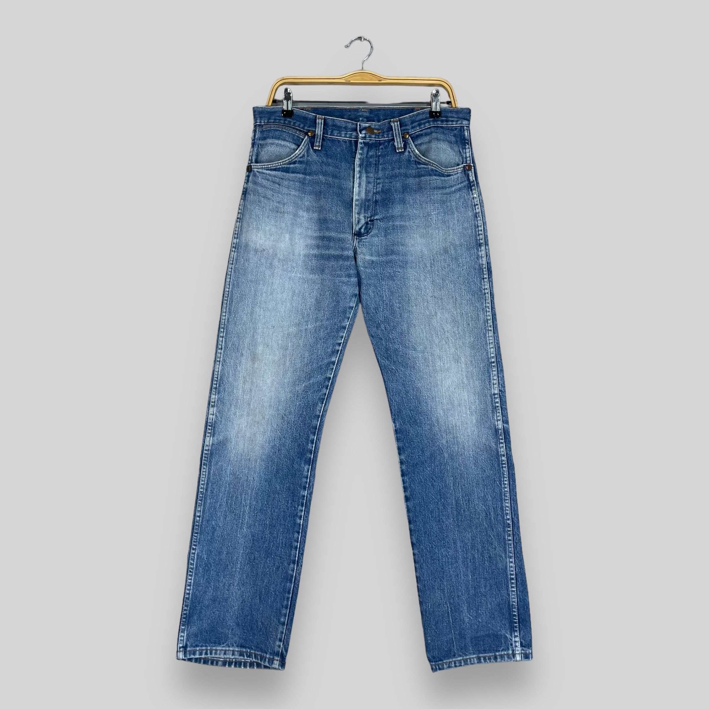 Vintage × Wrangler W32 L31 Vintage Wrangler Dirty High Rise Mid Wash Jeans Size US 32 / EU 48 - 1 Thumbnail
