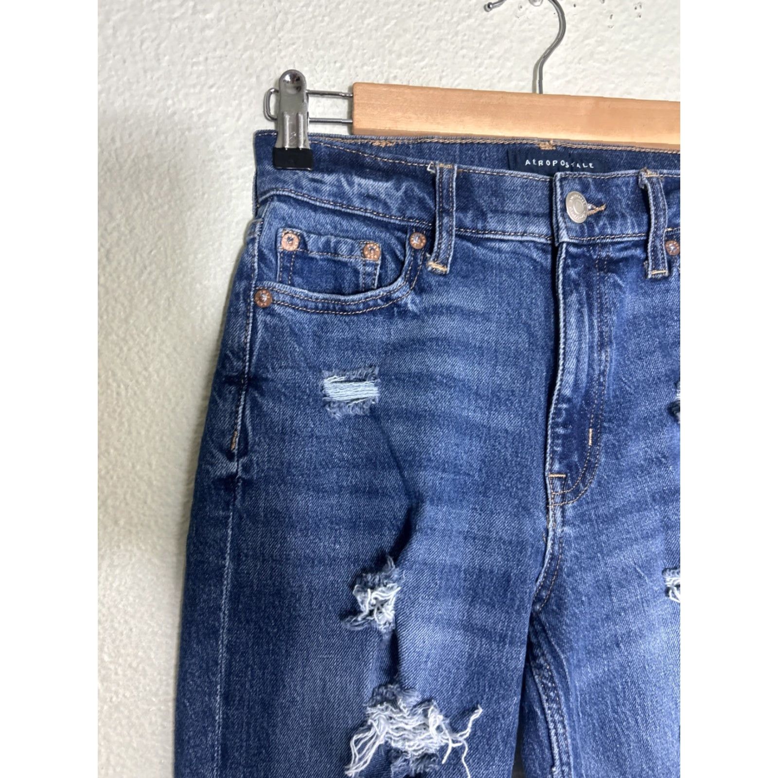 Vintage Aéropostale Jeans Womens 00 Medium Wash Distressed Mom Blue 24X28 Mens? Size 40" / US 18 - 4 Thumbnail
