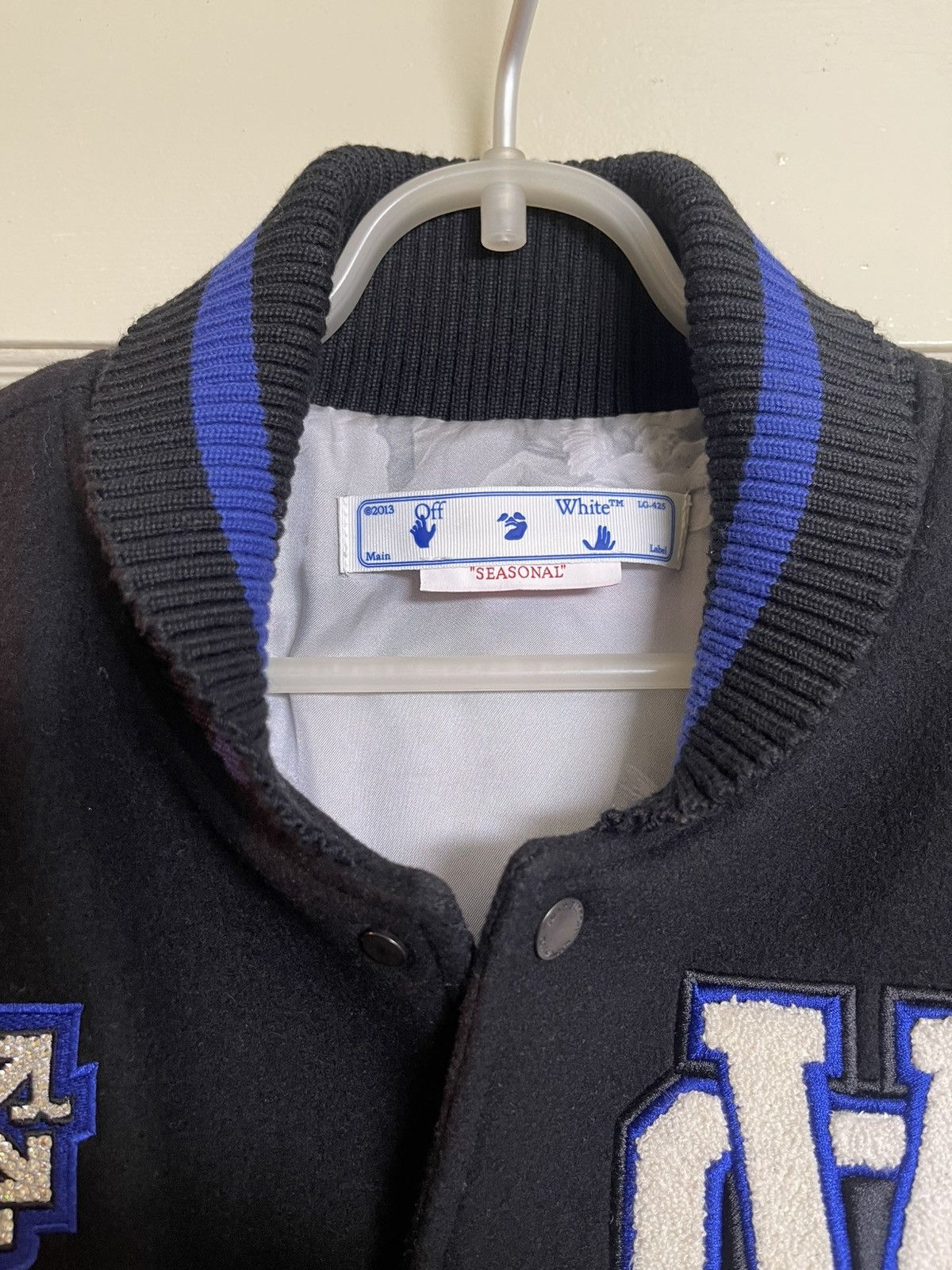 Off-White Off-White 2023 patch-detail bomber jacket Size US S / EU 44-46 / 1 - 7 Thumbnail