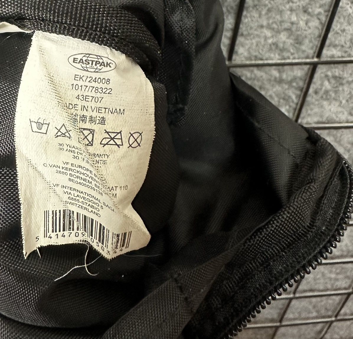 Eastpak Eastpak Streetwear Multipocket Phone Crossbody Bag Size OS Size ONE SIZE - 9 Thumbnail