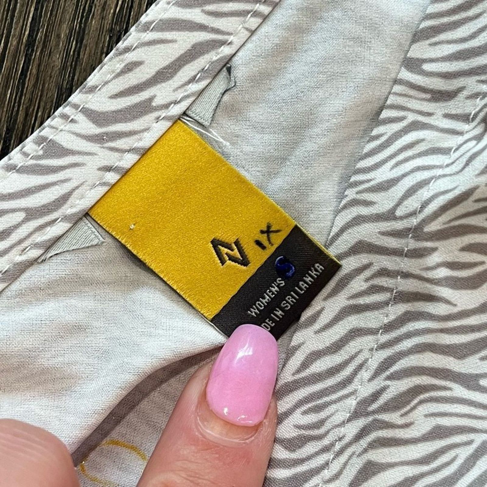 Eddie Bauer NWOT Eddie Bauer Cream Taupe Zebra Print Tank Top Size 1X Size XL / US 12-14 / IT 48-50 - 2 Thumbnail