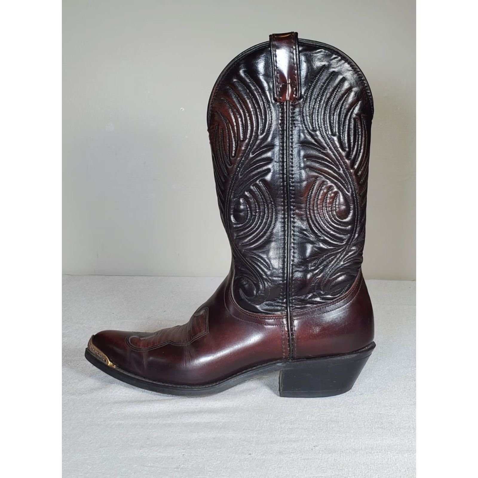 Vintage VINTAGE Laredo Brown Cherry Leather Cowboy Boots 2537 Gold Tip Embossed Vamp Men US 9 D Size US 9 / EU 42 - 5 Thumbnail