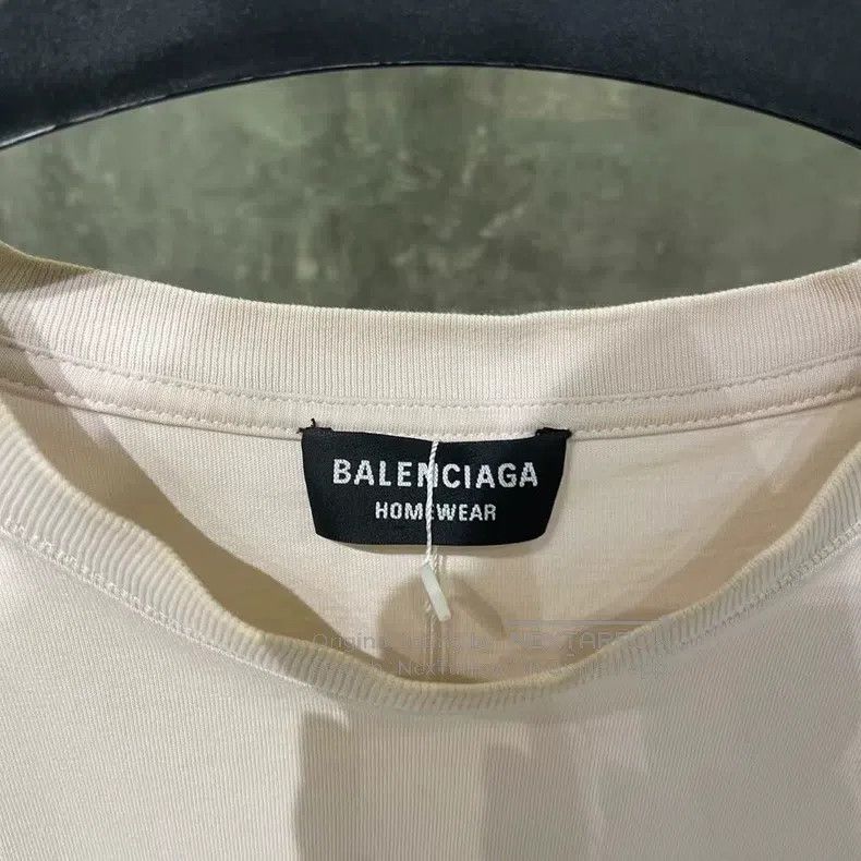 Balenciaga Balenciaga Short sleeve homewear beige short sleeve Size US L / EU 52-54 / 3 - 3 Thumbnail
