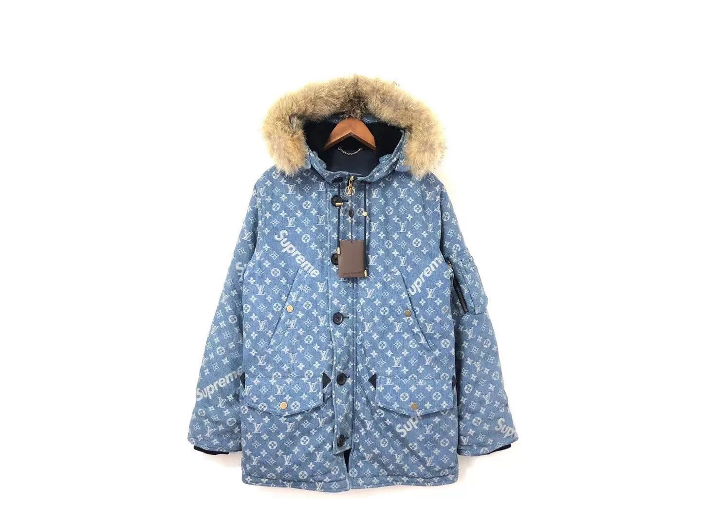 Louis Vuitton Louis Vuitton x Supreme Full Logo Parka Size US M / EU 48-50 / 2 - 1 Thumbnail