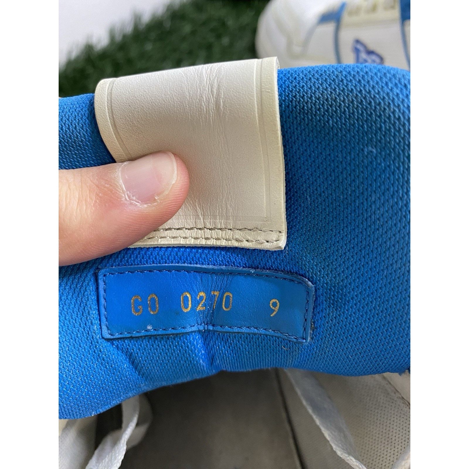 Louis Vuitton Louis Vuitton Trainer “AZUR” | Size 9 LV Size US 10 / EU 43 - 17 Thumbnail