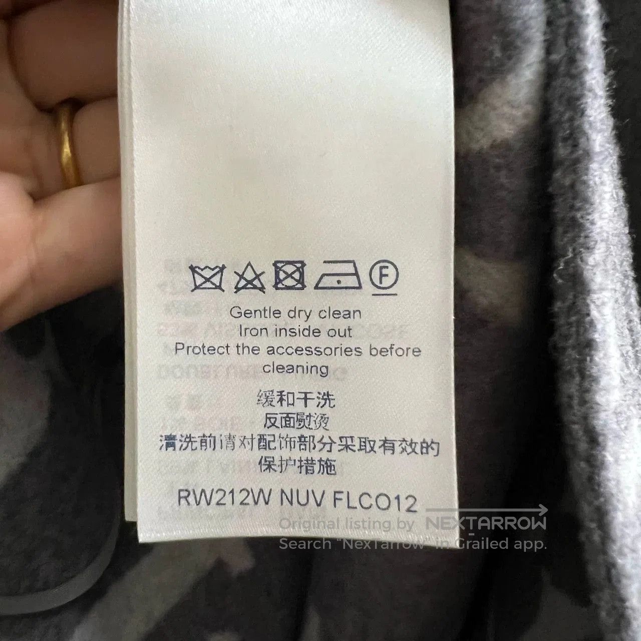 Louis Vuitton Louis Vuitton Hem Logo Half-Zip Hoodie. Size XXS / US 00 / IT 34 - 6 Thumbnail