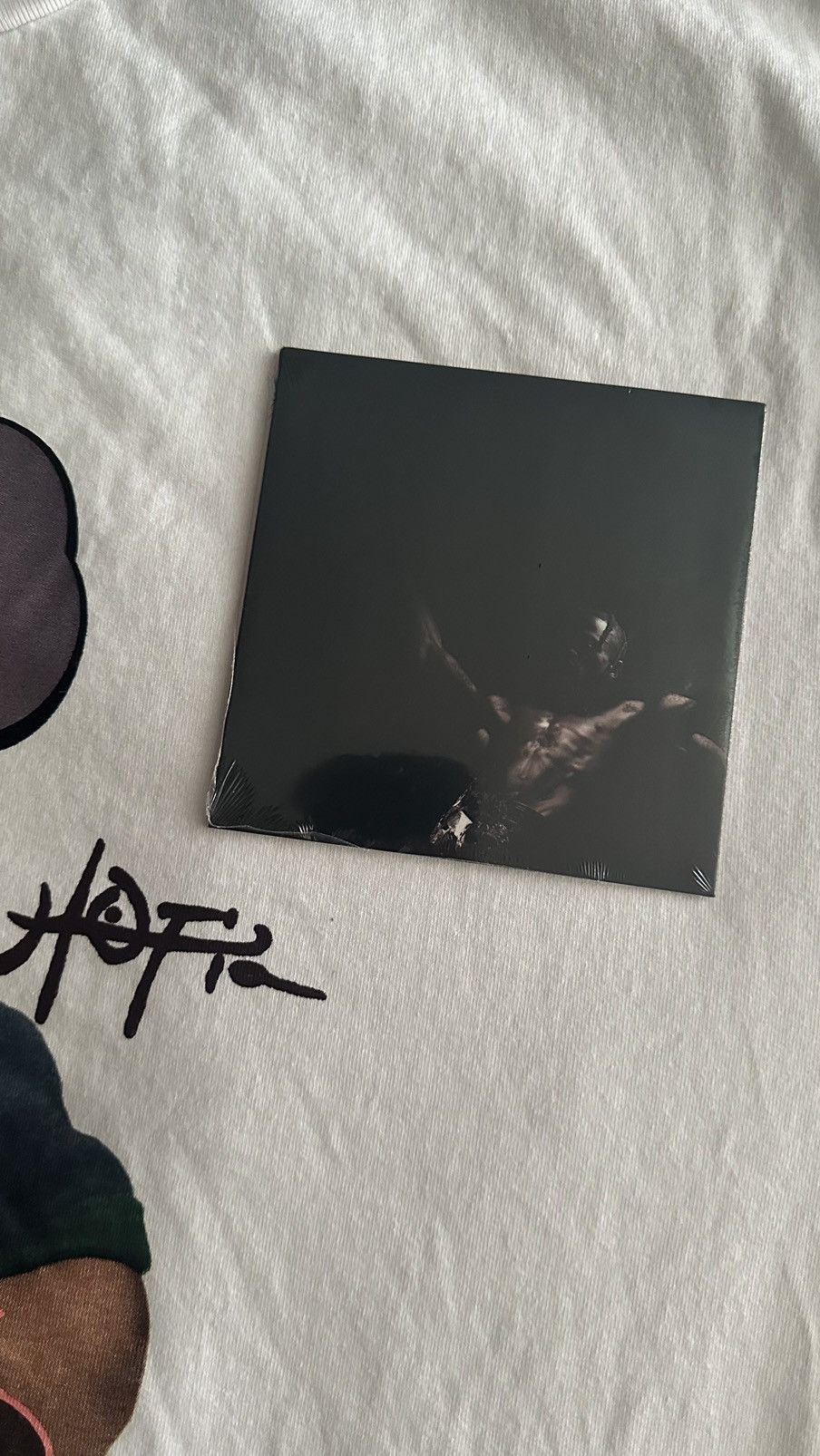 Kaws Travis Scott x Kaws Utopia Tee + CD Size US XL / EU 56 / 4 - 4 Thumbnail