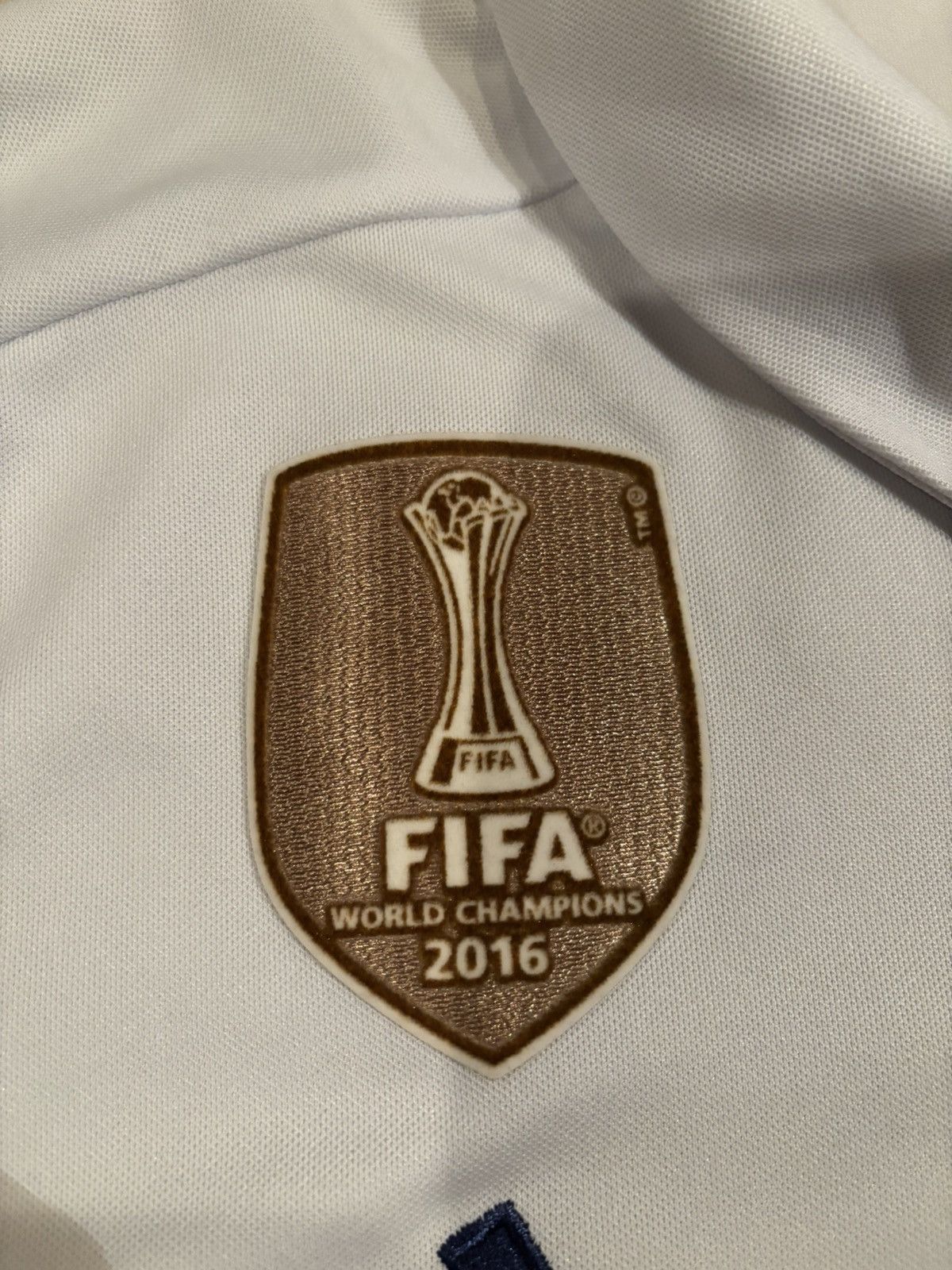 Adidas Real Madrid 2016/17 Benzema Home Jersey Size US L / EU 52-54 / 3 - 5 Thumbnail
