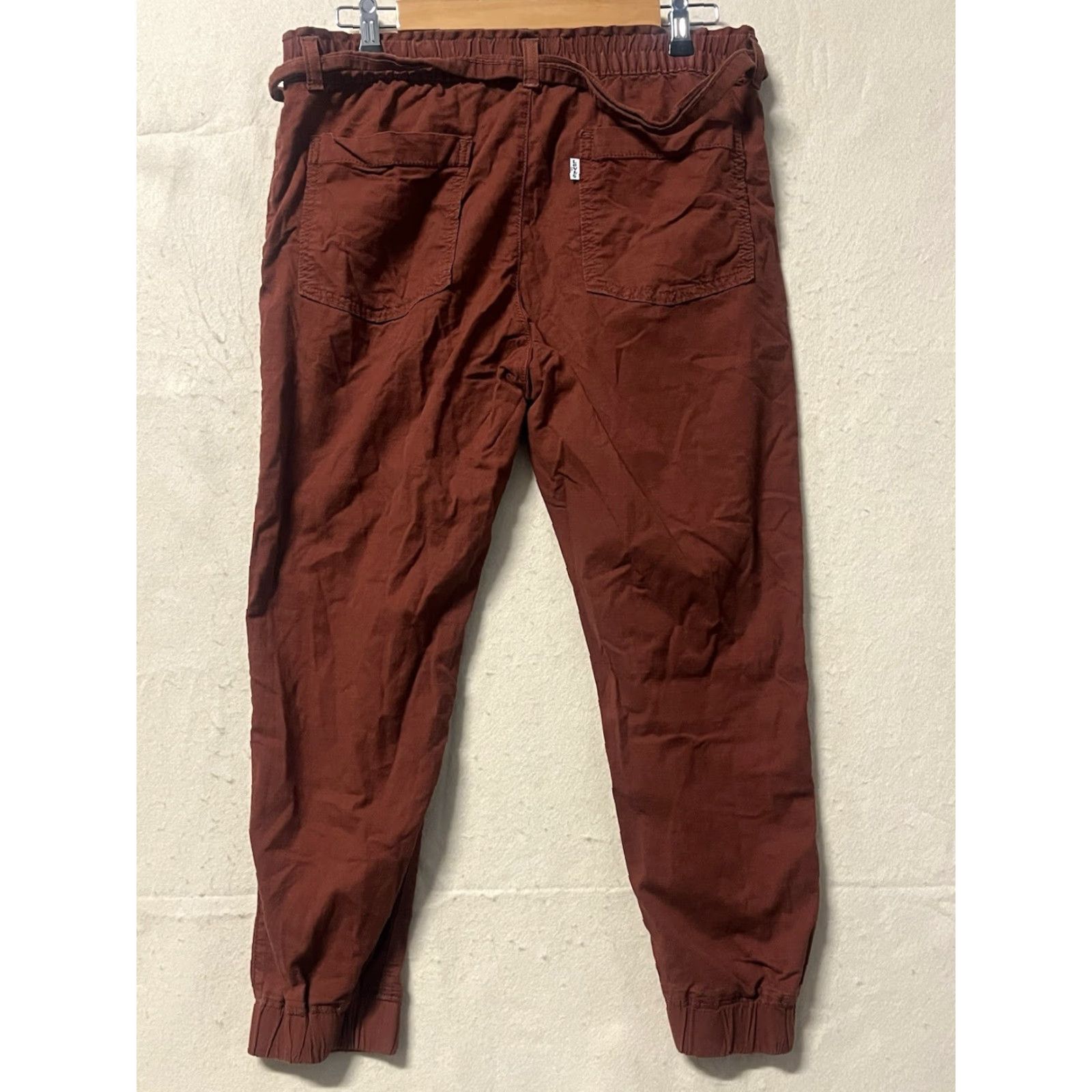 Levi's Levis Red Joggers Men M Stretch Pants Comfort Elastic Waist Cotton Blend 30in Inseam Regular Size M Jogger Mens Red Comfort Pants Size US 31 - 2 Thumbnail