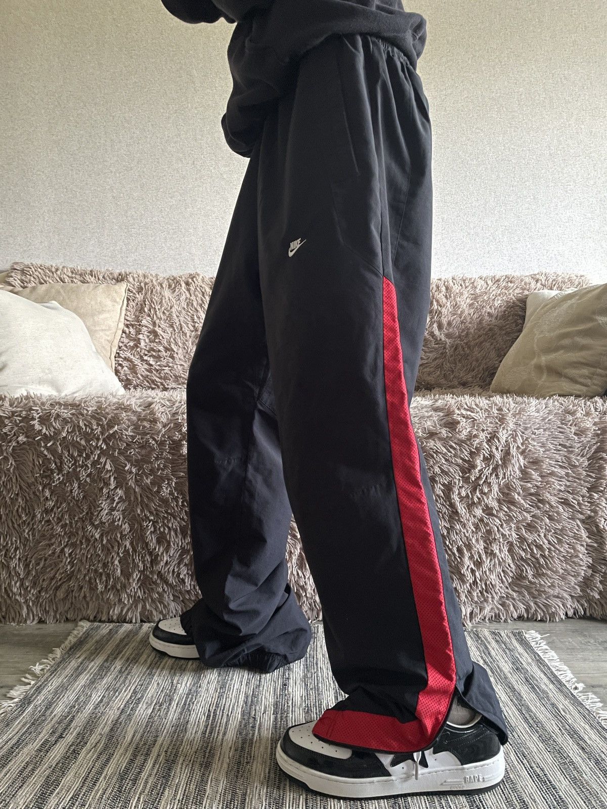 Nike NIKE 90s Nylon Baggy Track Pants Joggers Black 34 L Size US 34 / EU 50 - 1 Thumbnail