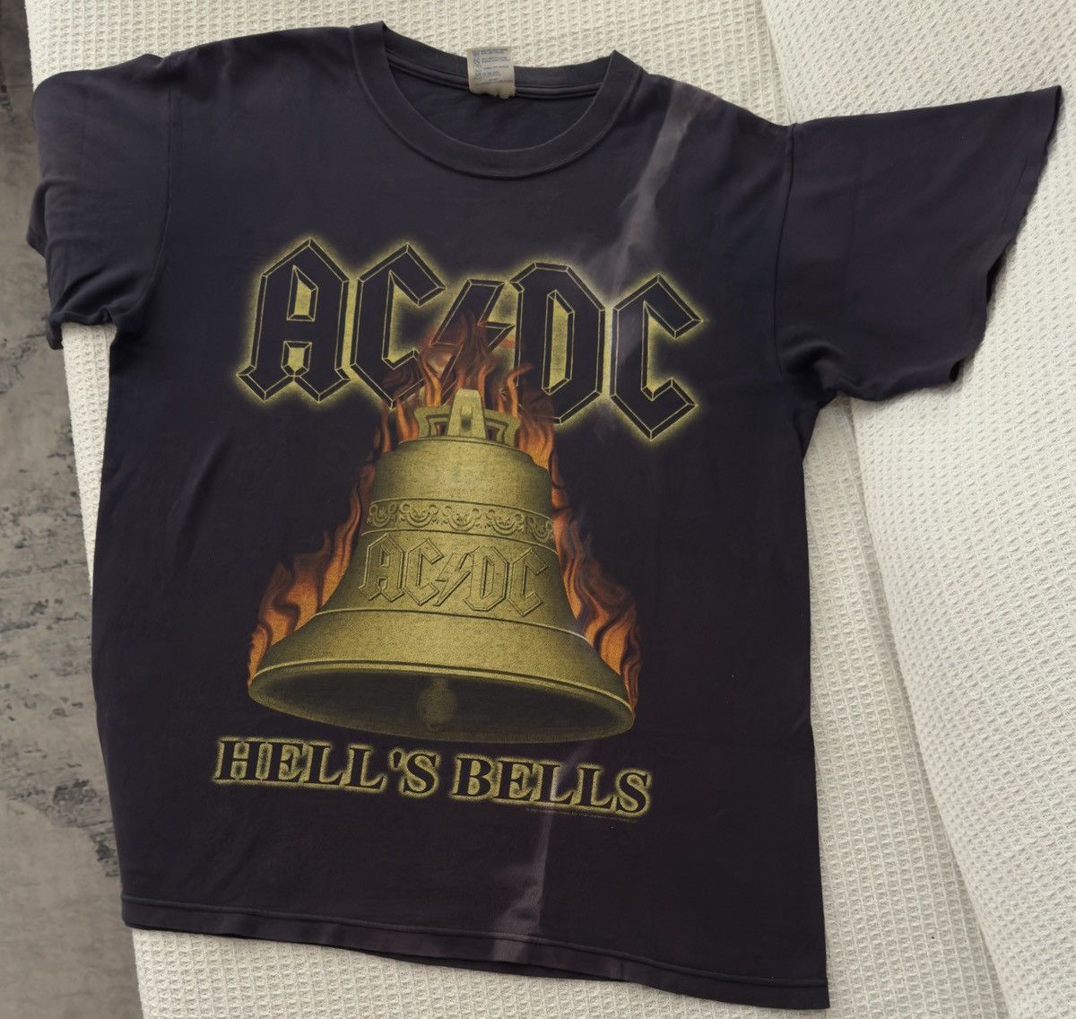Band Tees Vintage AC/DC Hell’s Bell World Tour 2000-2001 Size US L / EU 52-54 / 3 - 1 Thumbnail