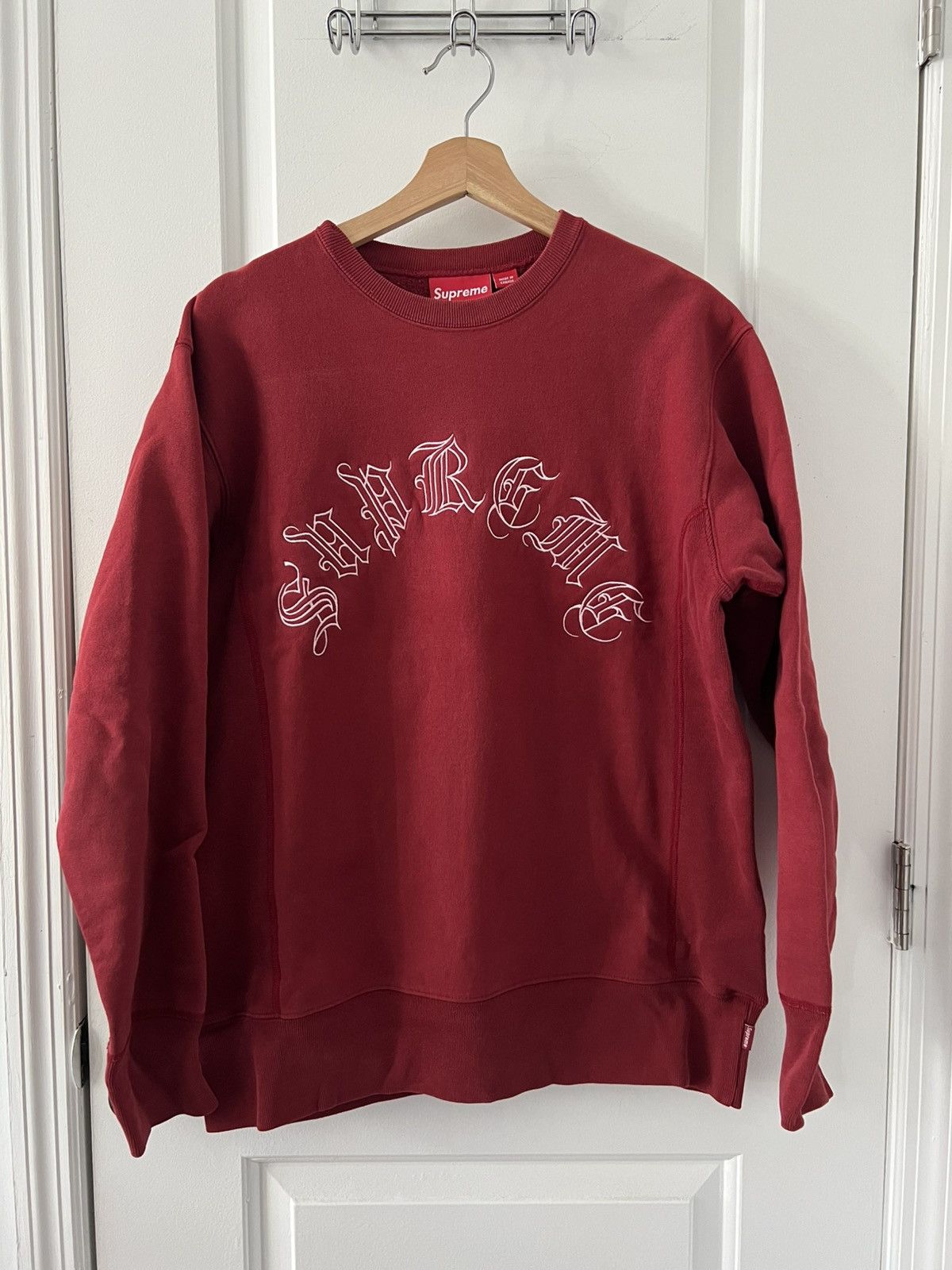 Supreme FW 2001 Supreme Gothic Logo Crewneck Size US M / EU 48-50 / 2 - 1 Thumbnail