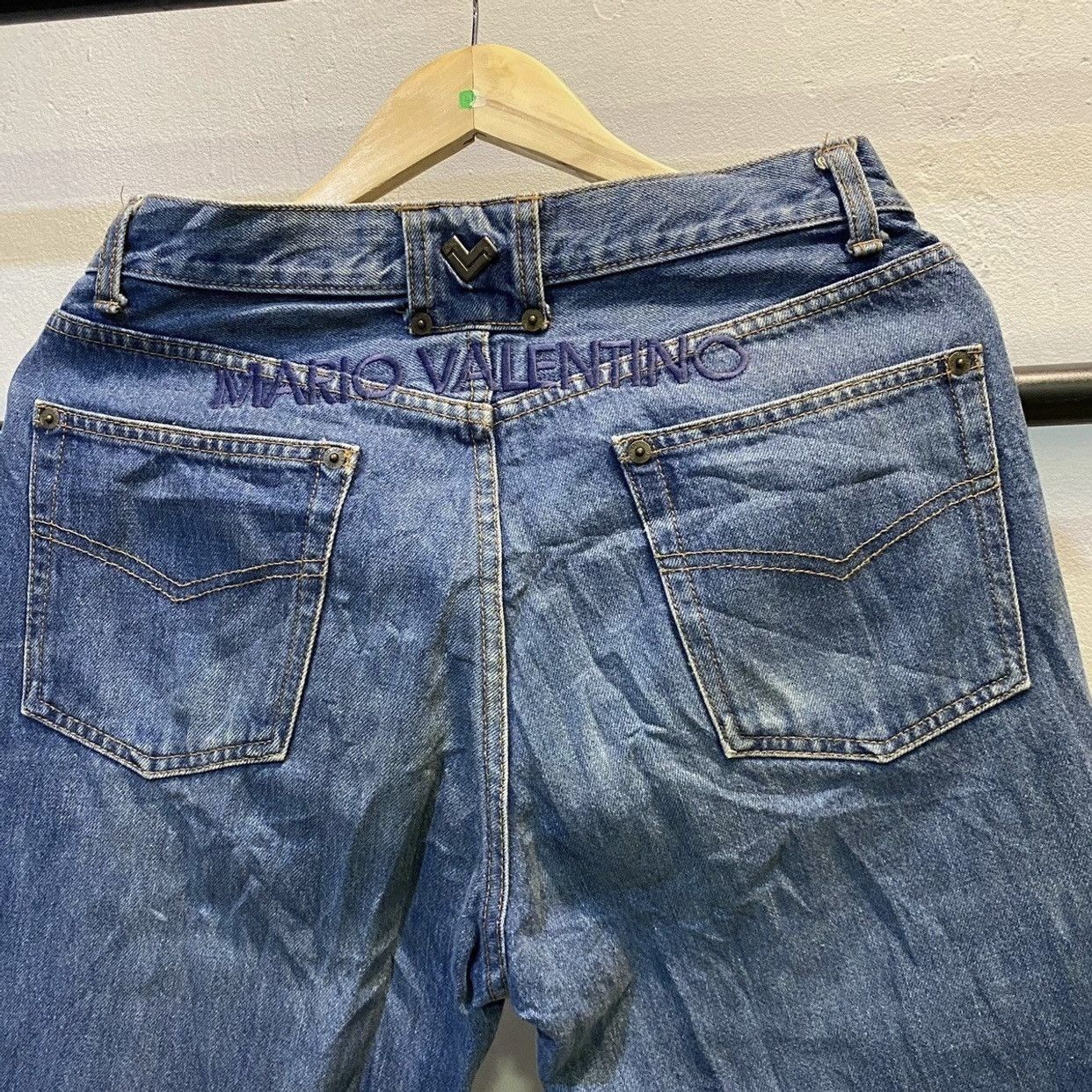 Mario Valentino Vintage Mario Valentino Grunge Spell Out Loose Jeans Size US 30 / EU 46 - 3 Thumbnail