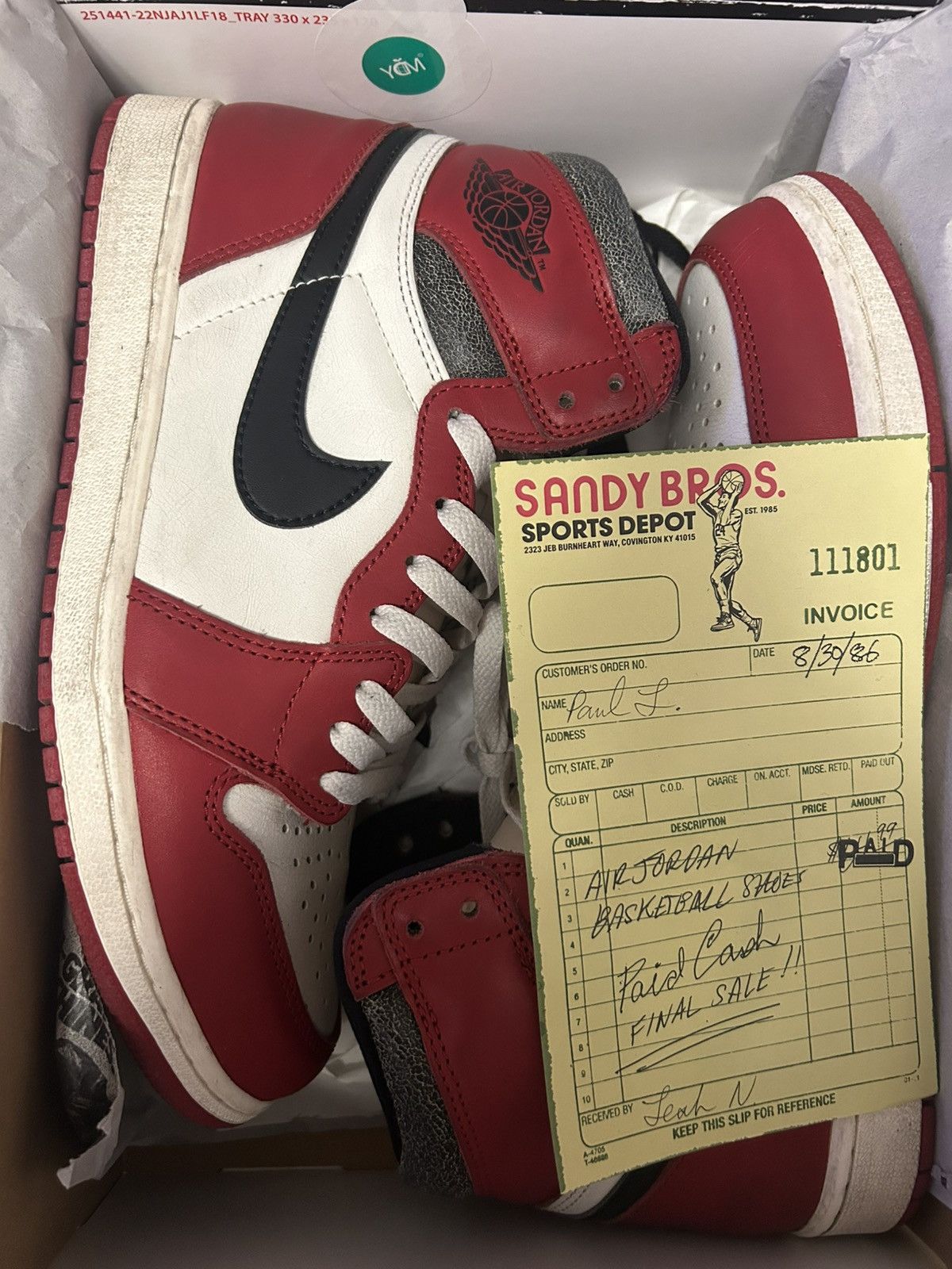 Jordan Brand *SEND ALL OFFERS* Jordan 1 Chicago “Lost and Found” Size US 10.5 / EU 43-44 - 4 Thumbnail