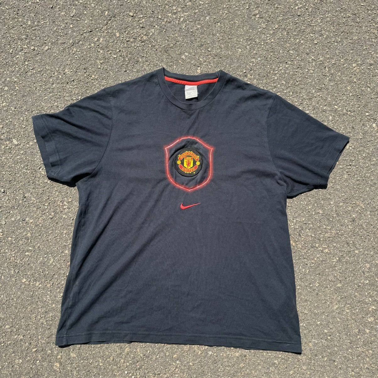 Nike × Vintage vintage 90s nike manchester united central logo Size US L / EU 52-54 / 3 - 1 Thumbnail