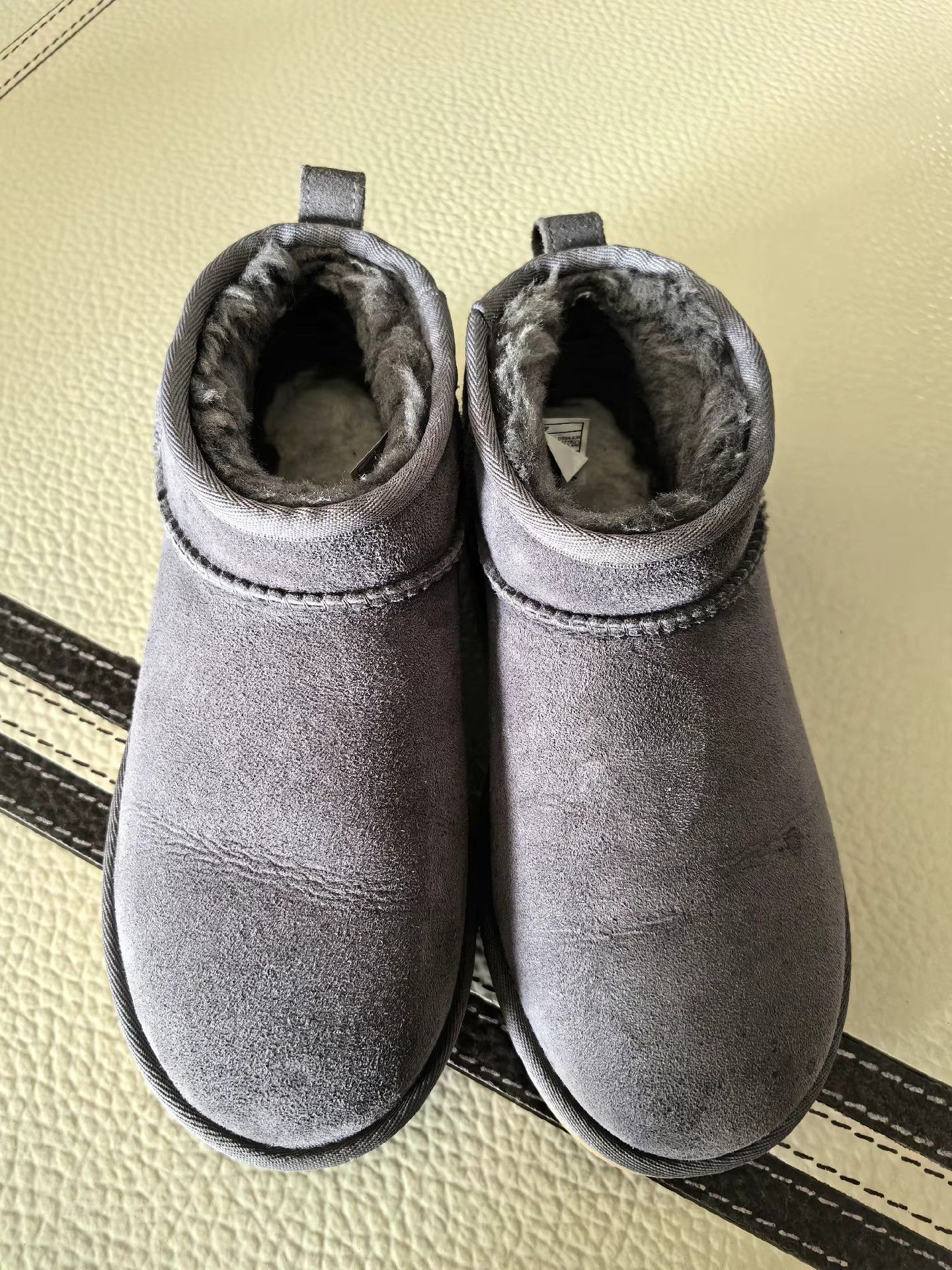 Ugg UGG Women's Shoes K17 Size US 7 / IT 37 - 1 Thumbnail