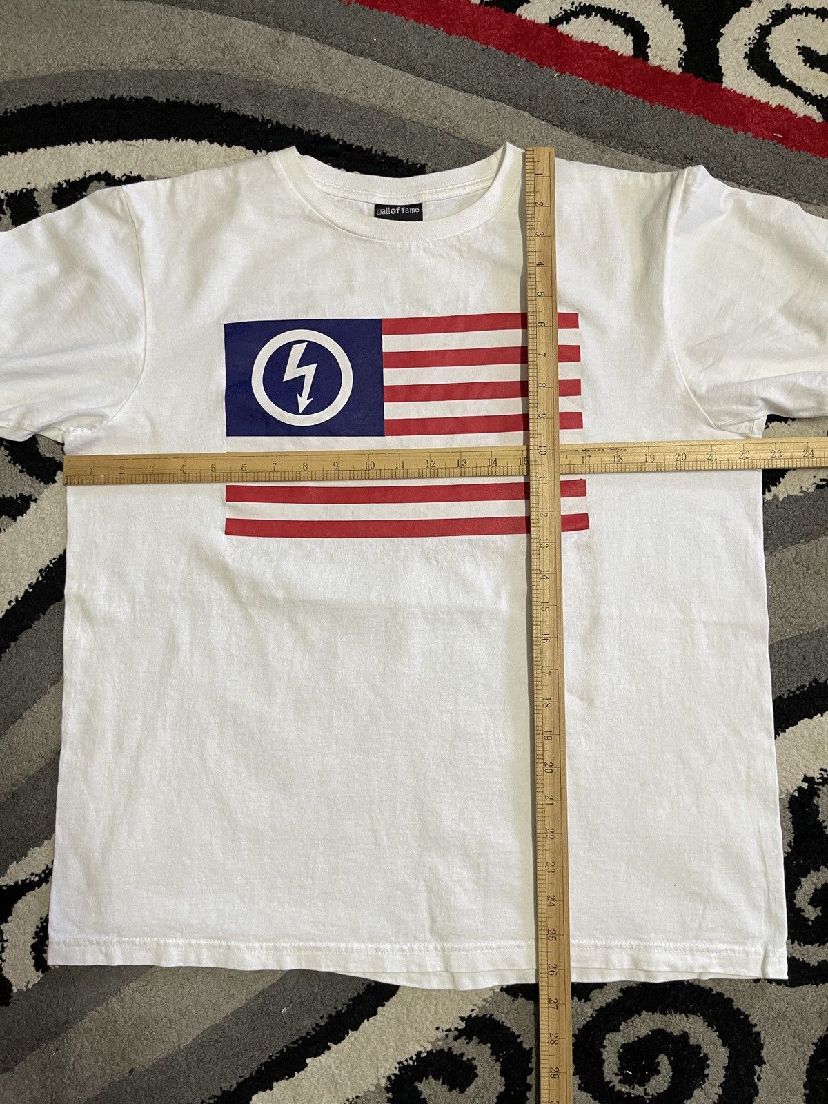 Band Tees Vintage Marilyn Manson Flag Band Tee Size US L / EU 52-54 / 3 - 8 Thumbnail