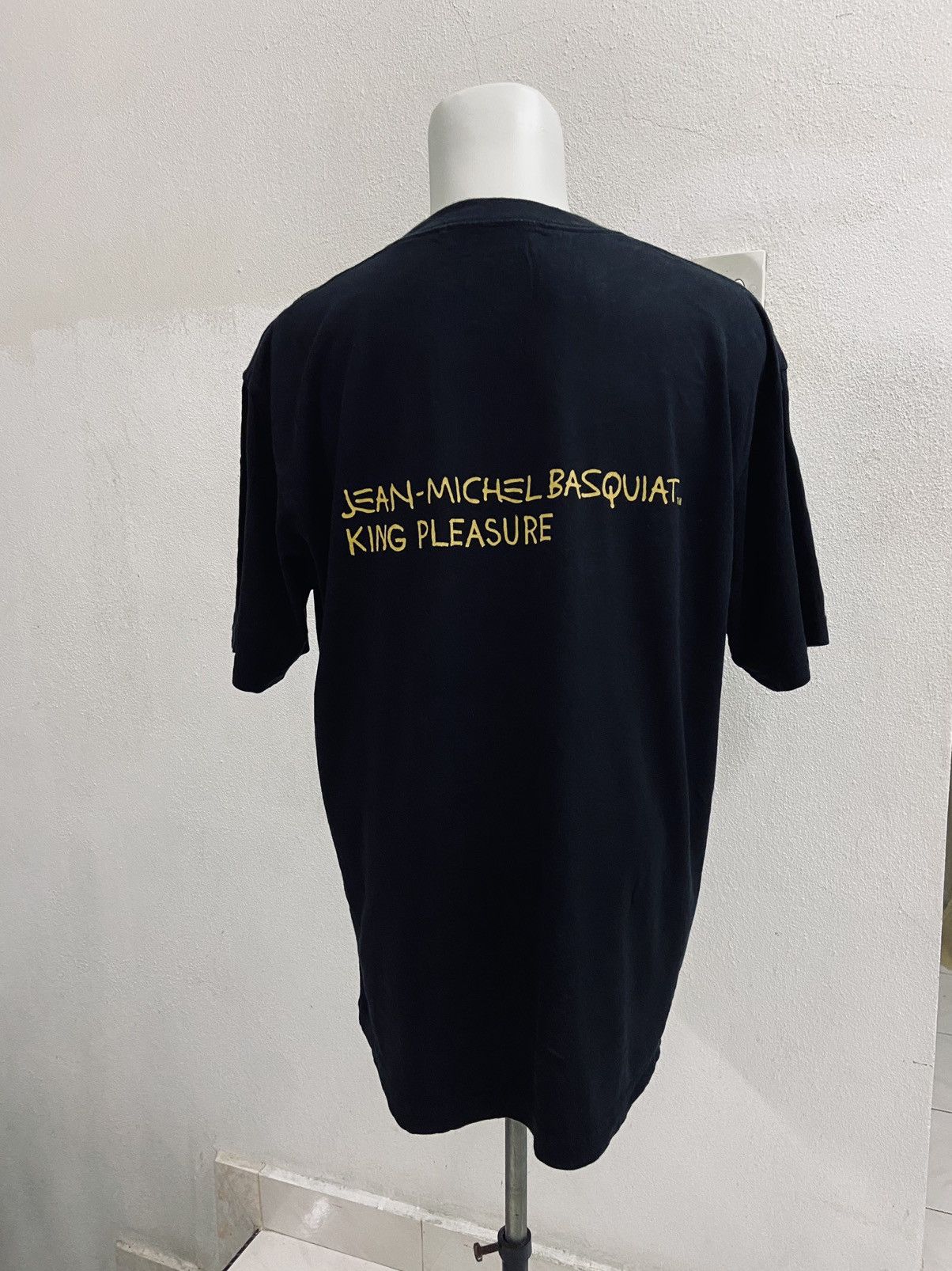 Jean-Michel Basquiat × Uniqlo JEAN MICHEL BASQUIAT x Uniqlo TEE Size US L / EU 52-54 / 3 - 6 Thumbnail