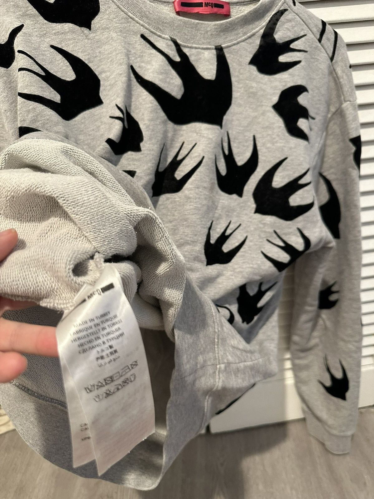 Alexander McQueen McQ by Alexander McQueen Swallow Print Sweatshirt – Size L Size US L / EU 52-54 / 3 - 5 Thumbnail