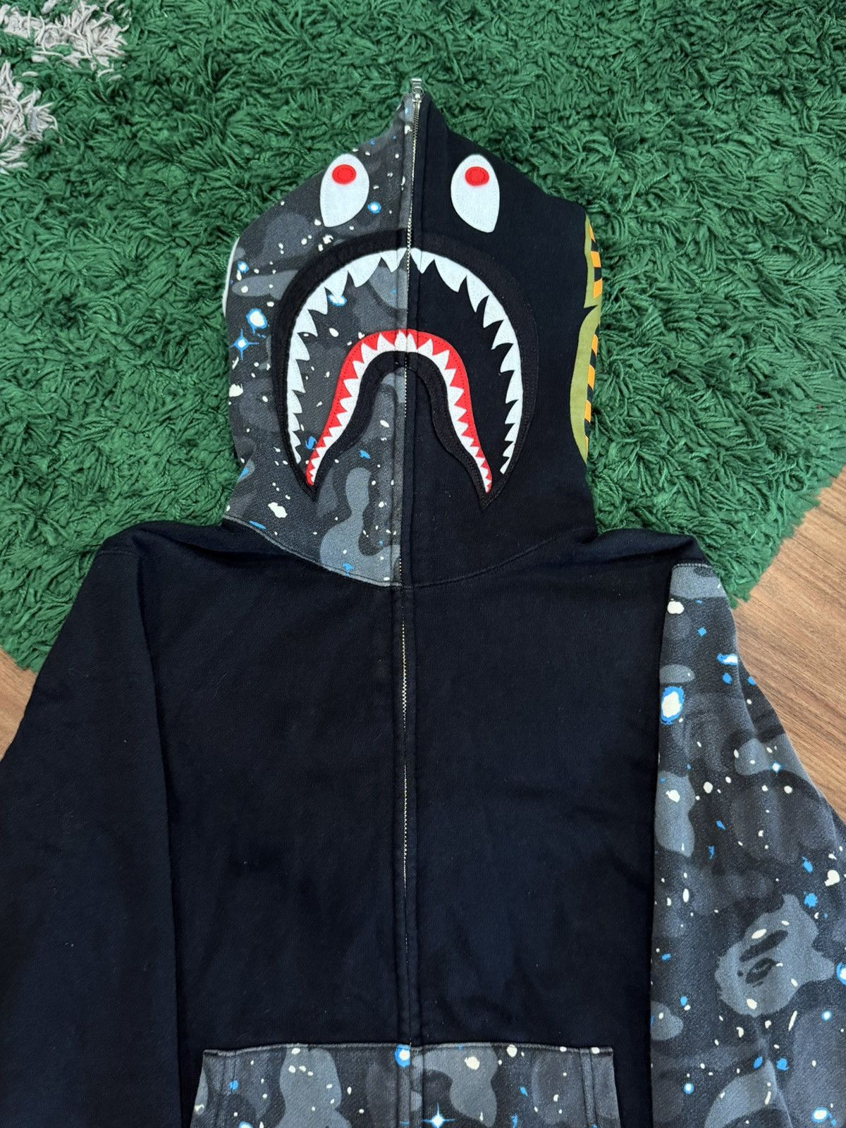 Bape BAPE - Black Space Camo Shark Full Zip Hoodie - Size Medium Size US M / EU 48-50 / 2 - 3 Thumbnail