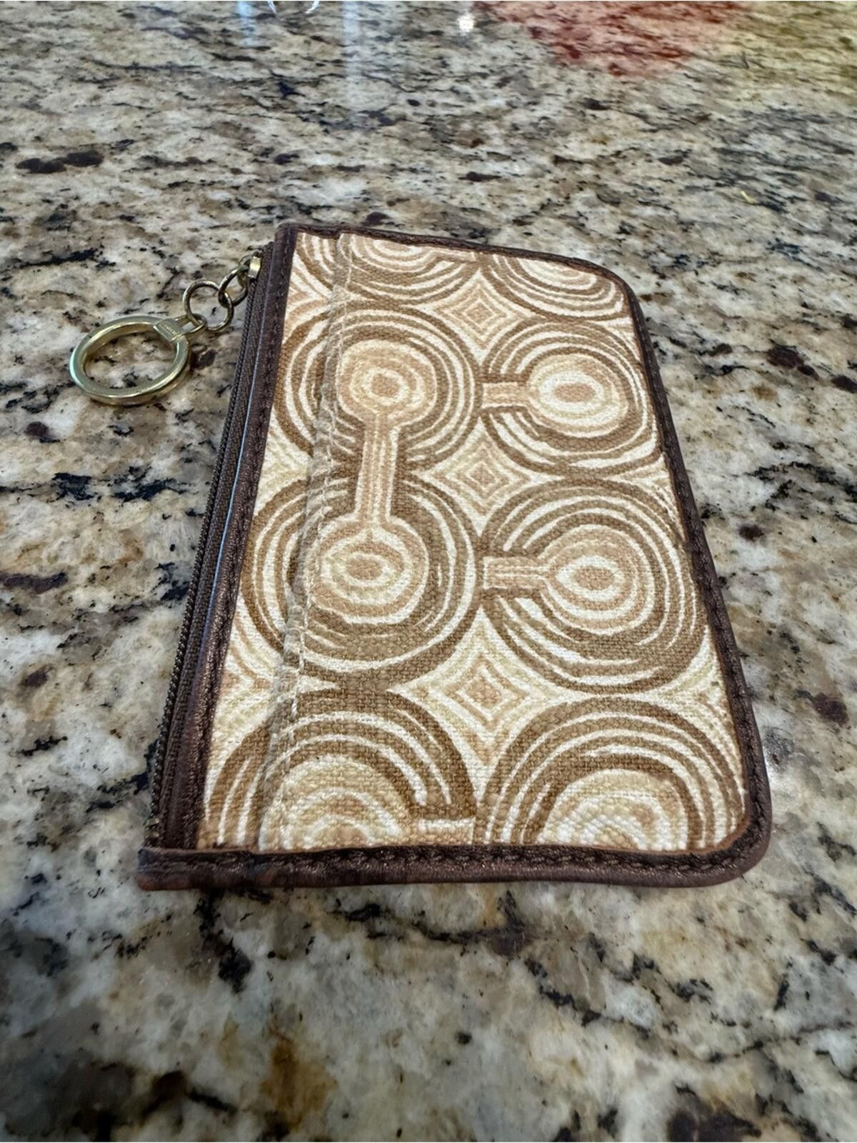 Other Wristlet with keychain swirled tan cream brown zip closure Size ONE SIZE - 7 Thumbnail