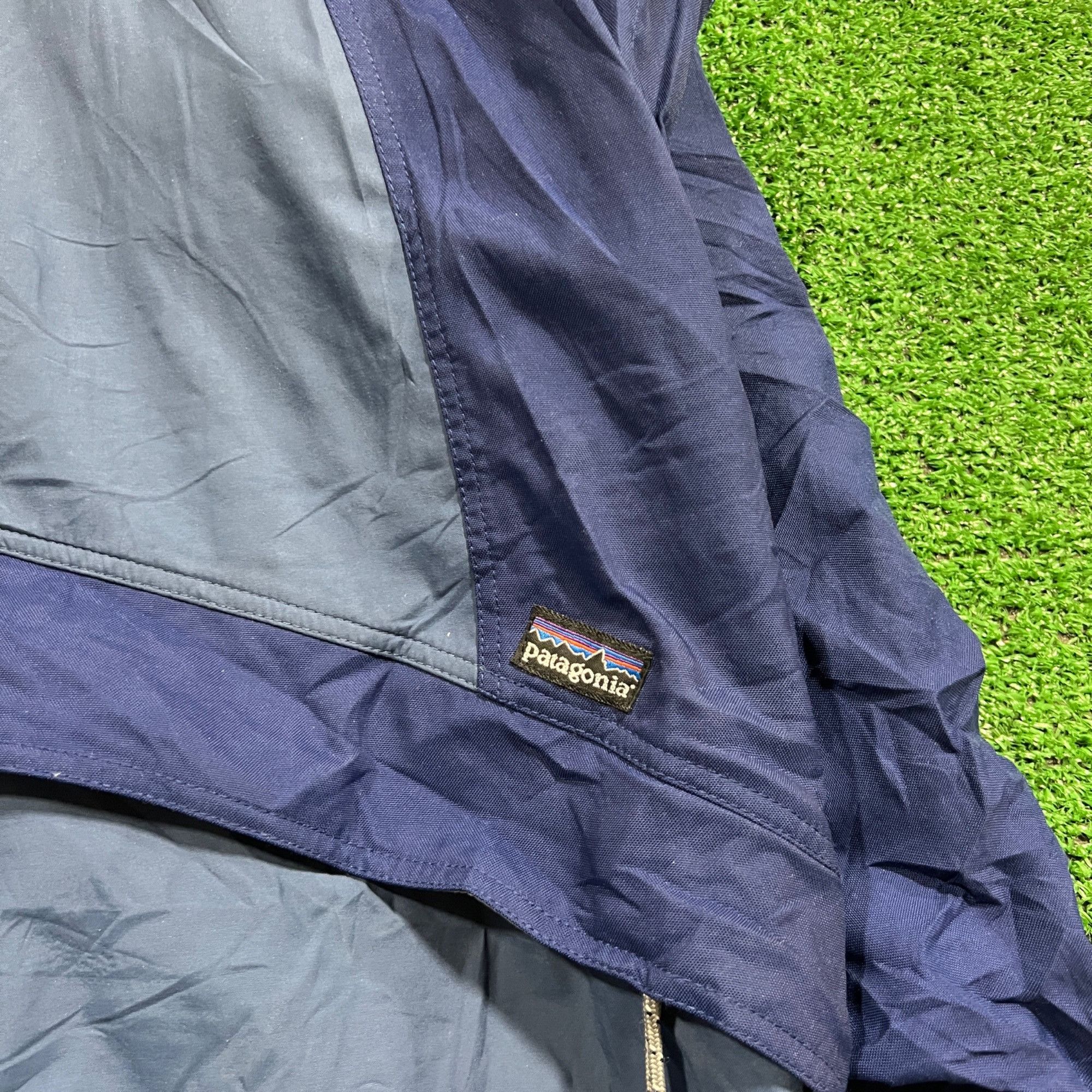 Patagonia Patagonia nylon windbreaker jacket size large Size US L / EU 52-54 / 3 - 4 Thumbnail