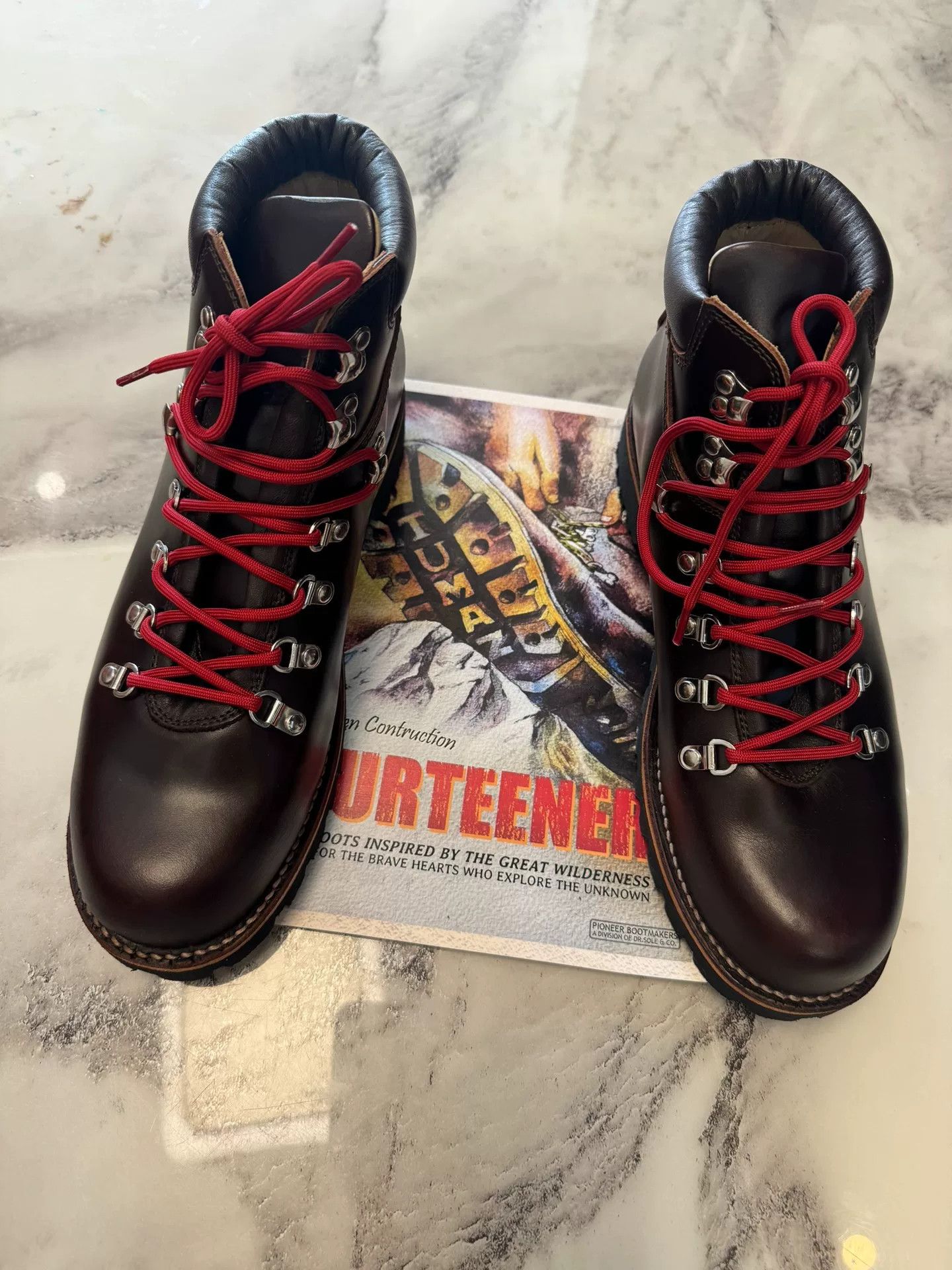 Vintage Pioneer Hiking Boots in Brown