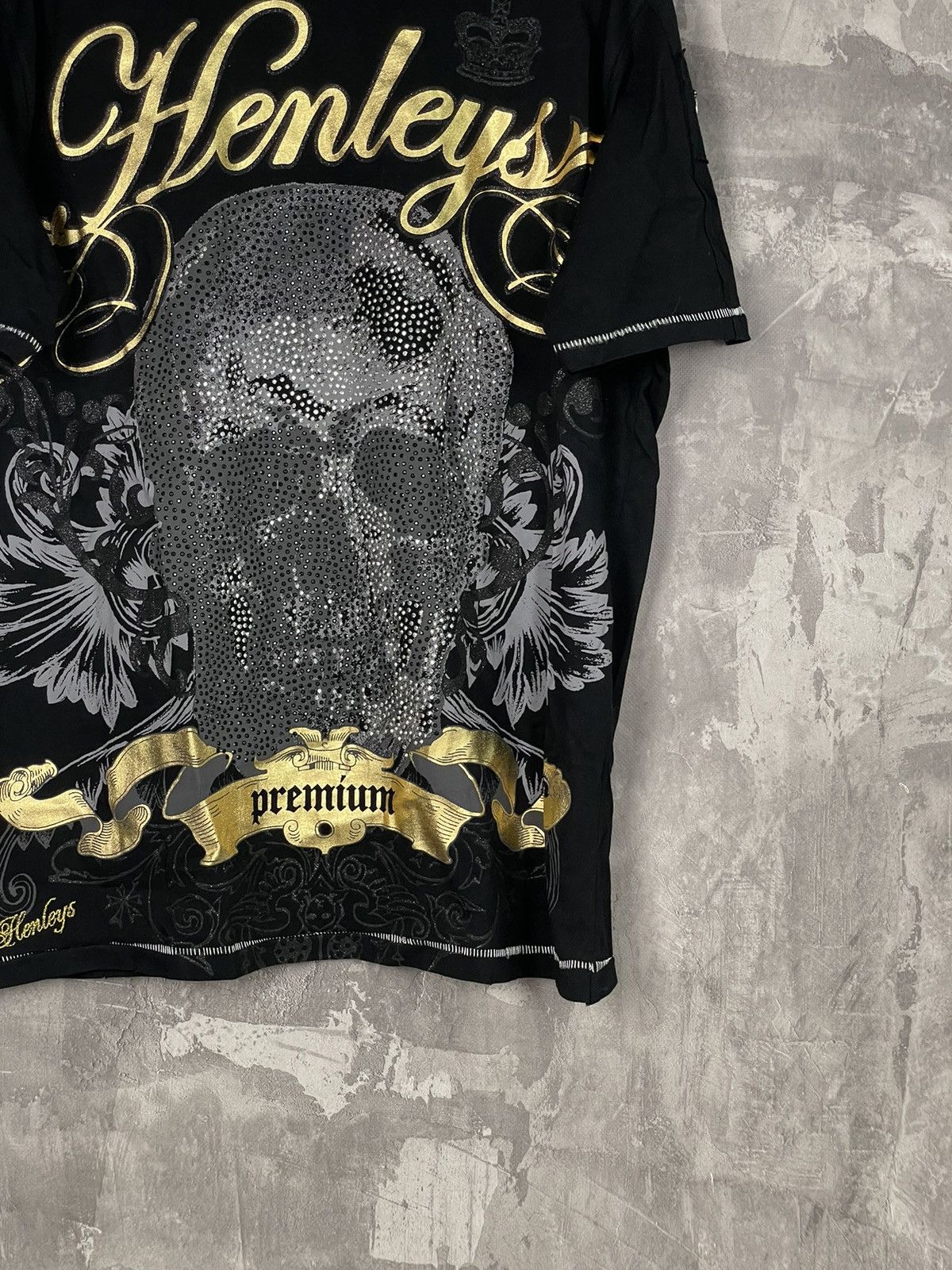 Vintage Vintage Y2K 2000s affliction style gothic Henley tee XL Size US XL / EU 56 / 4 - 6 Thumbnail