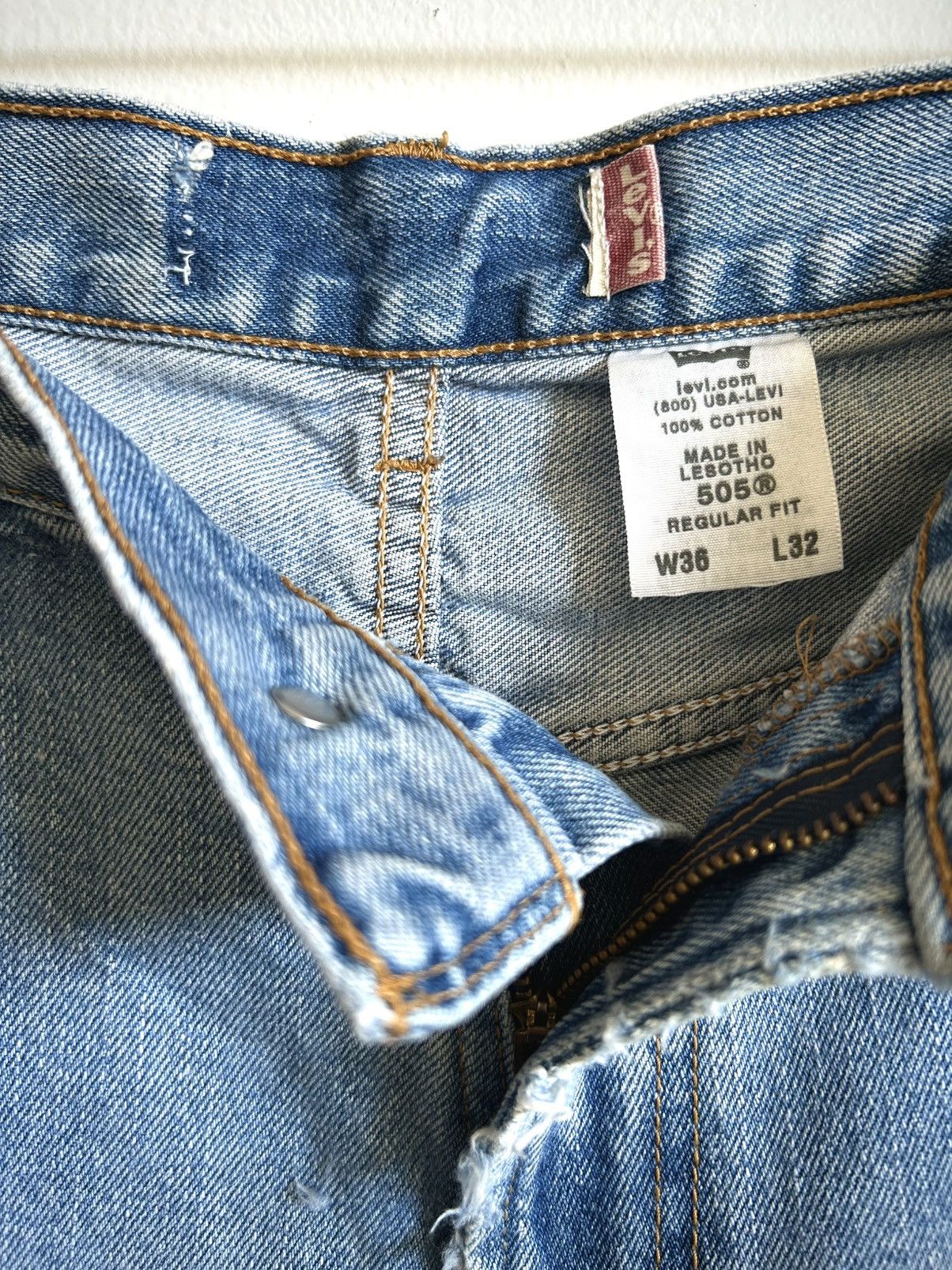 Levi's Y2K Levi’s 505 Distressed Light Wash Jeans Size US 36 / EU 52 - 7 Thumbnail