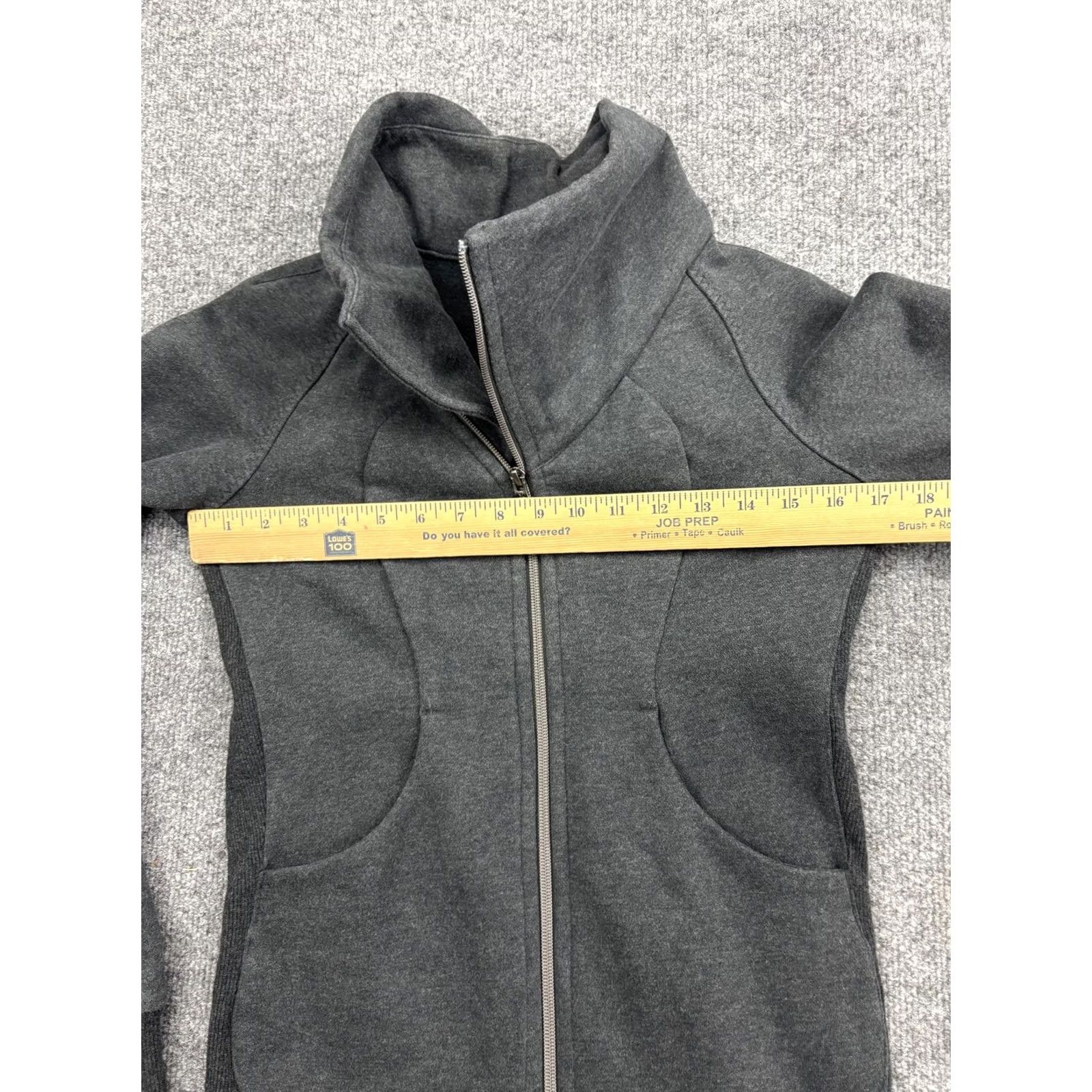 Lululemon VINTAGE? No. Lululemon Jacket Womens 4 Gray Asymmetrical Zip Funnel Neck Fleece Thumbholes Size S / US 4 / IT 40 - 2 Thumbnail