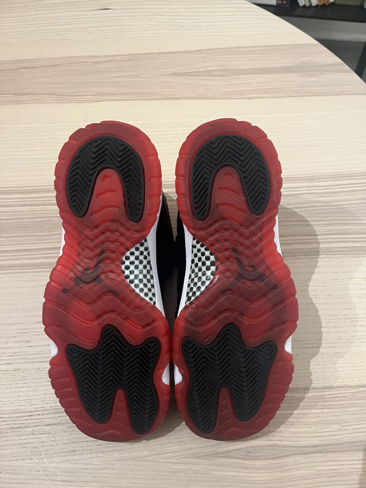 Jordan Brand Jordan 11 bred Size US 7 / EU 40 - 5 Thumbnail