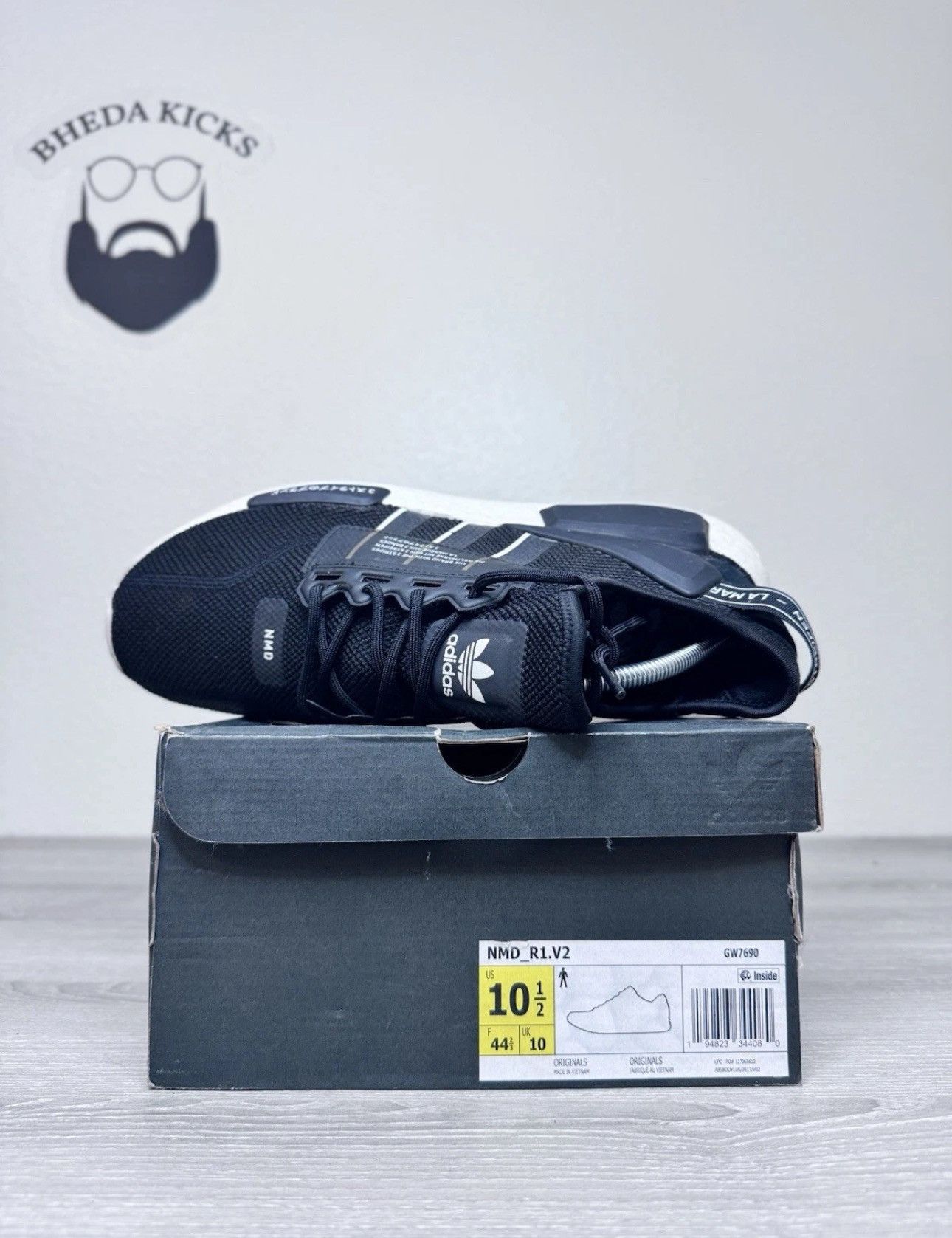 Adidas Adidas NMD R1.V2 GW7690 size 10.5 Size US 10.5 / EU 43-44 - 7 Thumbnail