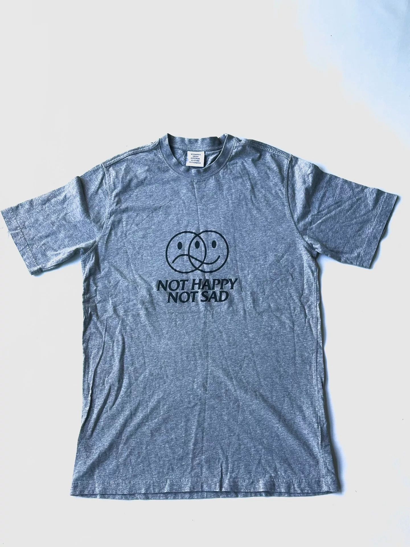 Vetements Vetements Smiley Short Sleeve Size US S / EU 44-46 / 1 - 1 Thumbnail
