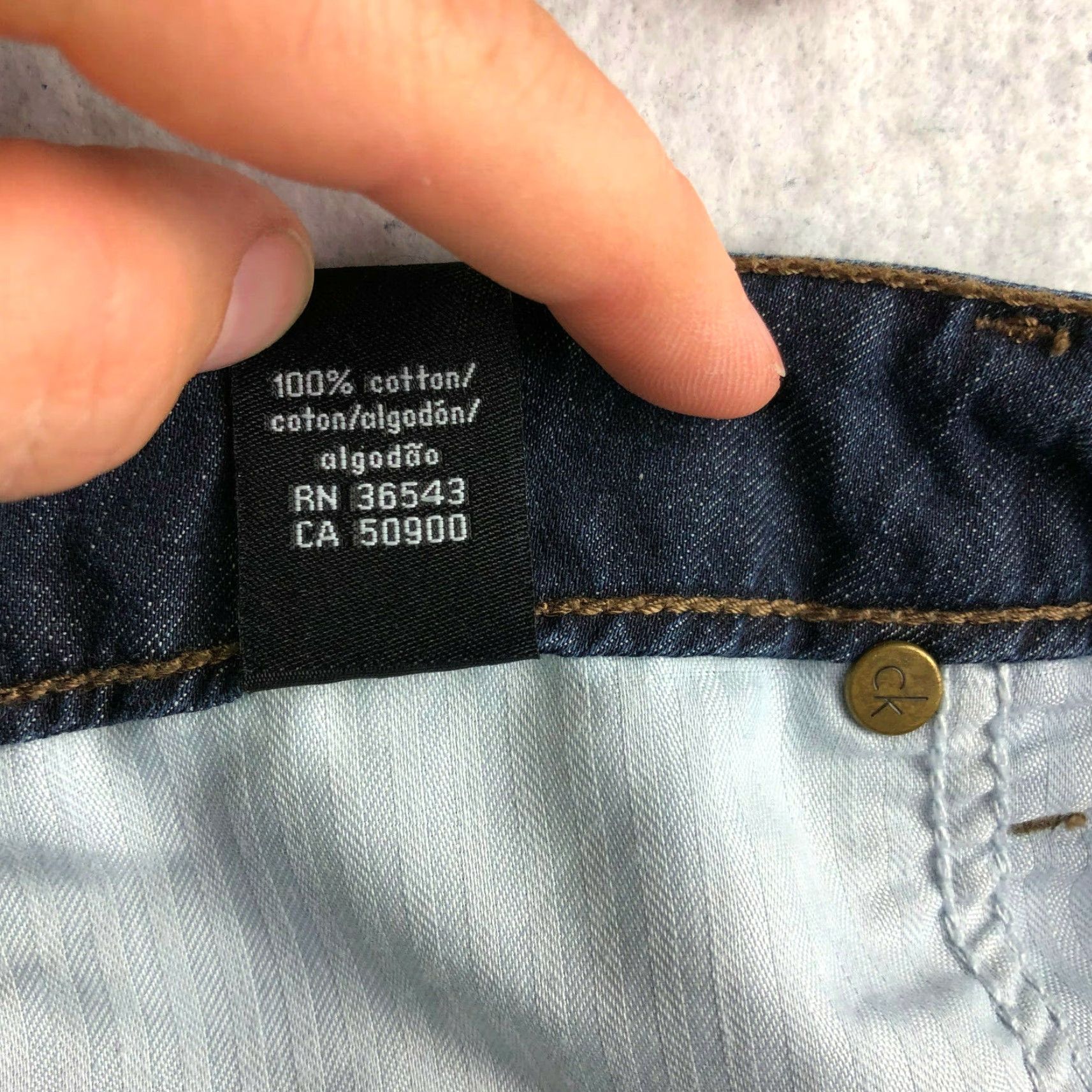 Calvin Klein Calvin Klein Denim Shorts Womens 8 Mid Rise Dark Wash 30" Waist Jeans Bottoms Short Size 30" / US 8 / IT 44 - 8 Thumbnail