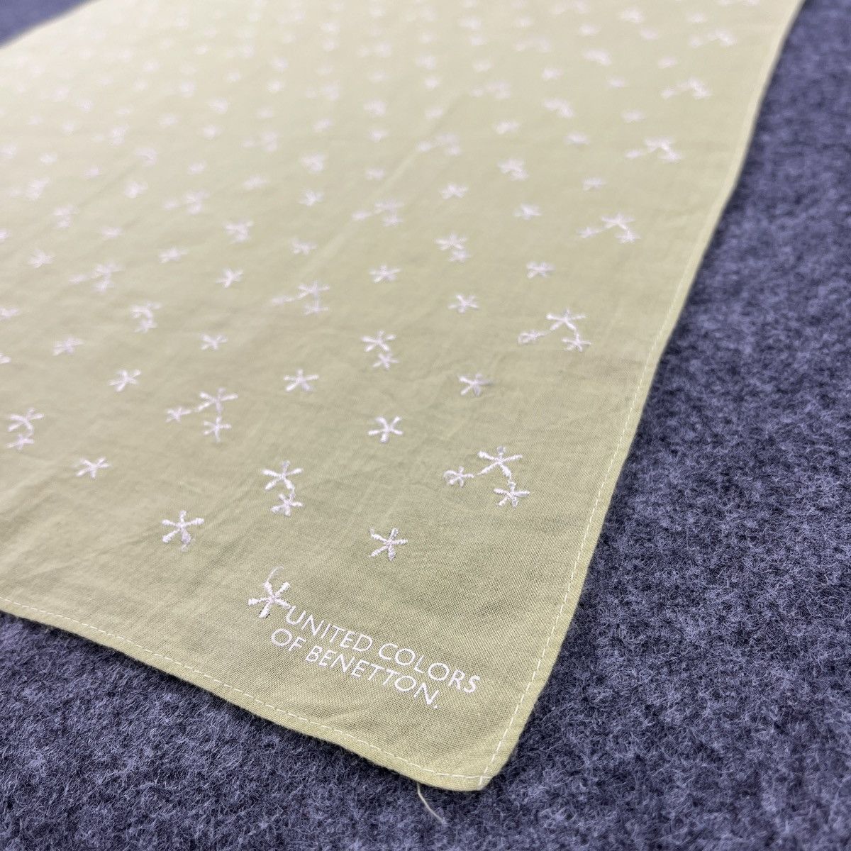 United Colors Of Benetton United Colors Of Benetton Handkerchief / Neckerchief B707 Size ONE SIZE - 4 Thumbnail